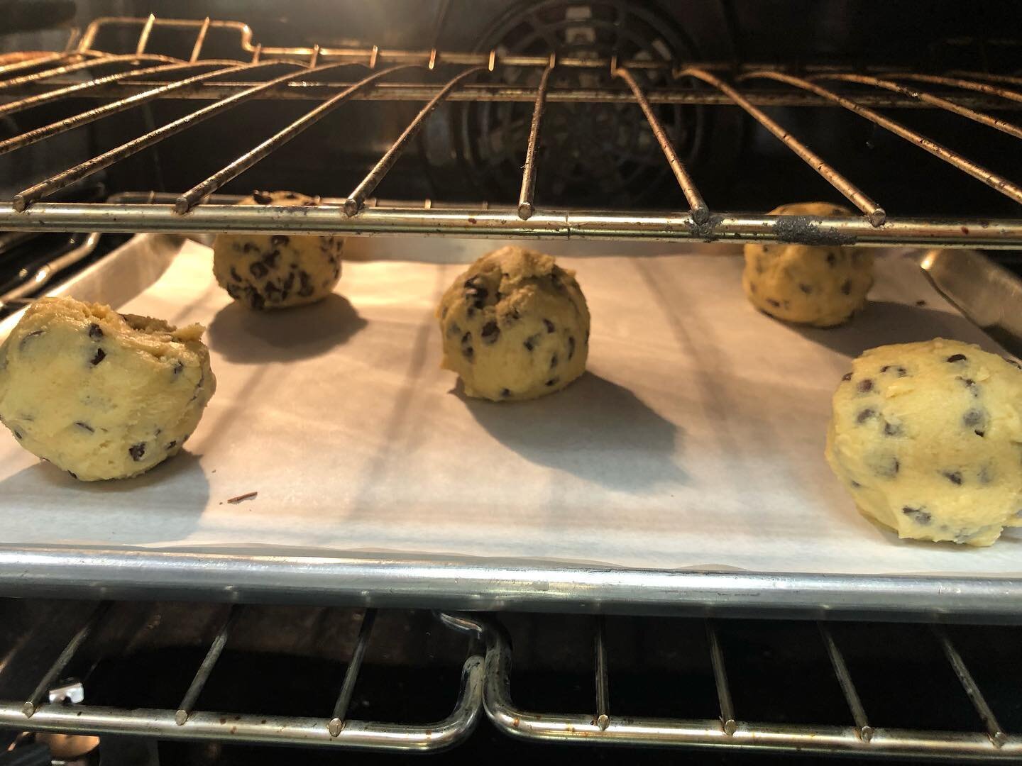 #thebestcookies are in the oven! #readyin20mins #giantchocolatechipcookie