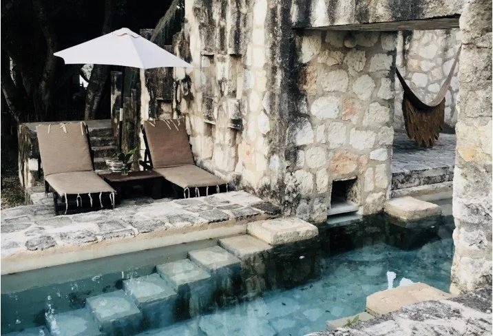 junglevillaswimmingpool.jpg