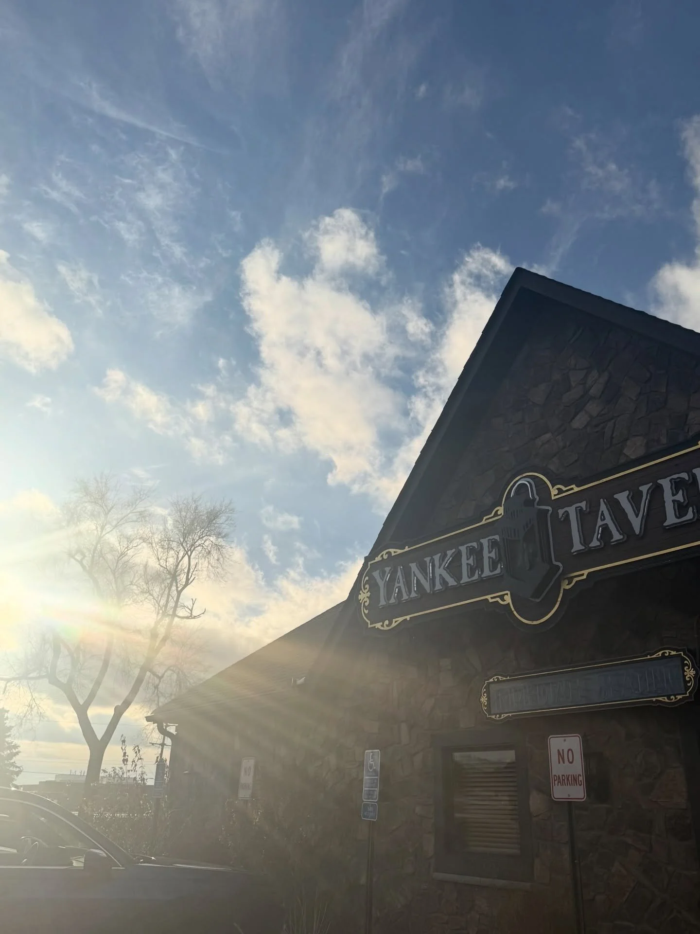 Hope everyone&rsquo;s enjoying this bright, sunny day! Come join us for a bite &mdash; happy hour starts at 3 PM! 🌞🍗🍻

Don&rsquo;t miss out gift card special, available on Black Friday (11/28)! Buy $100, get $30 bonus, redeemable thru 2/28/26.