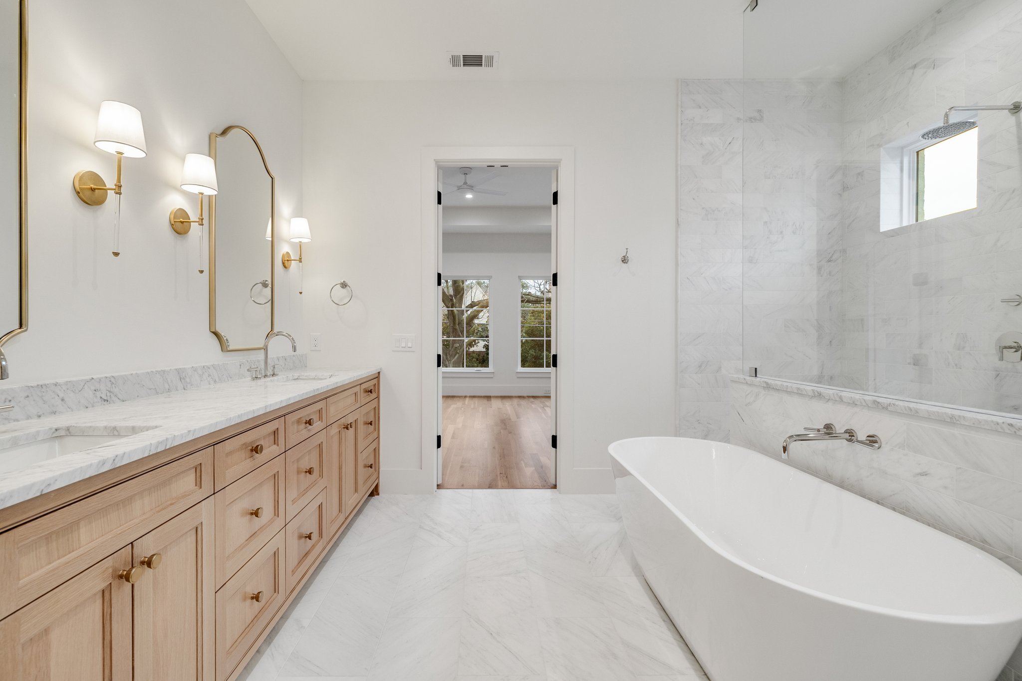 118-web-or-mls-4133_Greenbrier_Dr-117.jpg