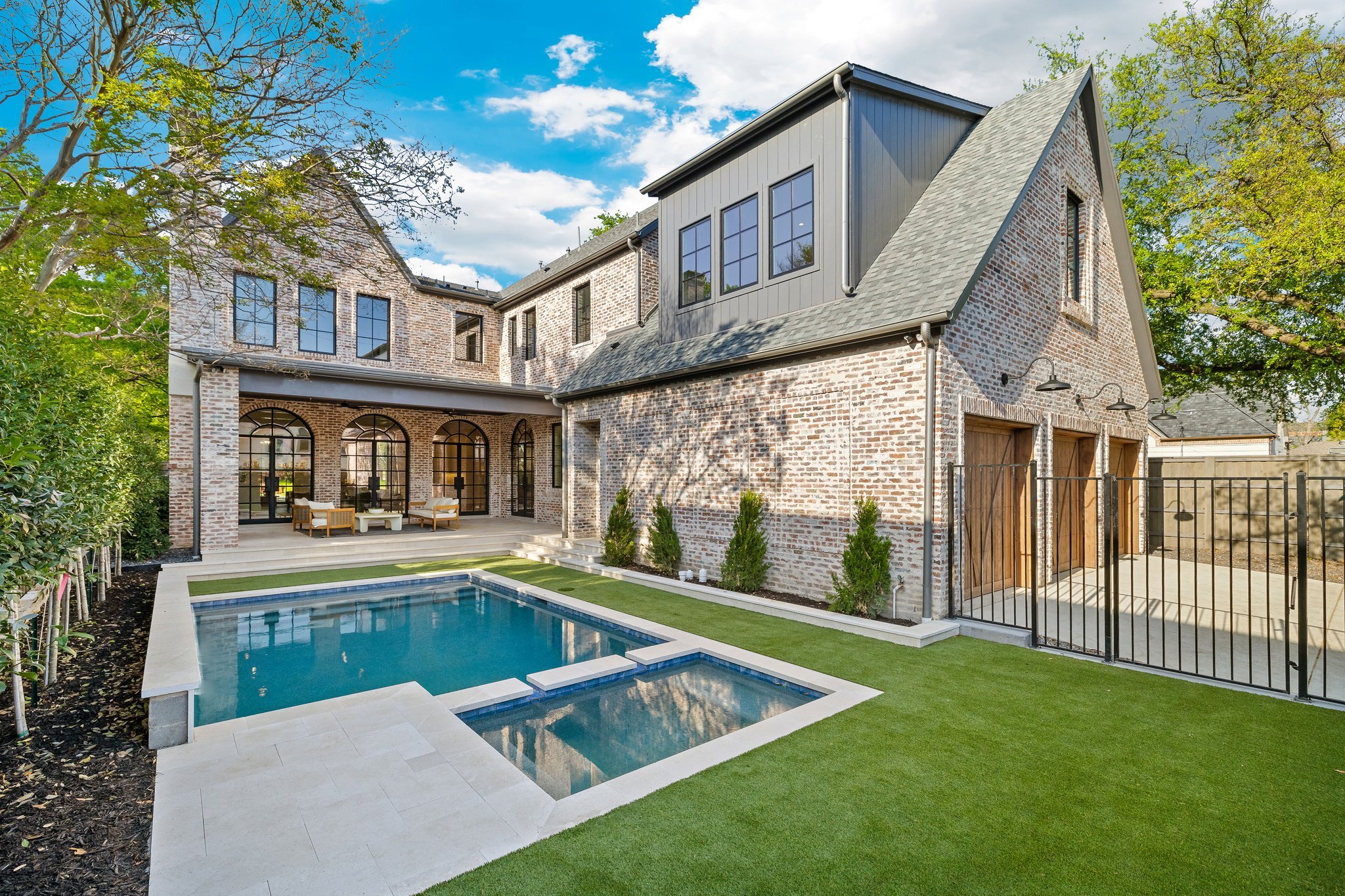 3401 Colgate_Back Yard.jpg