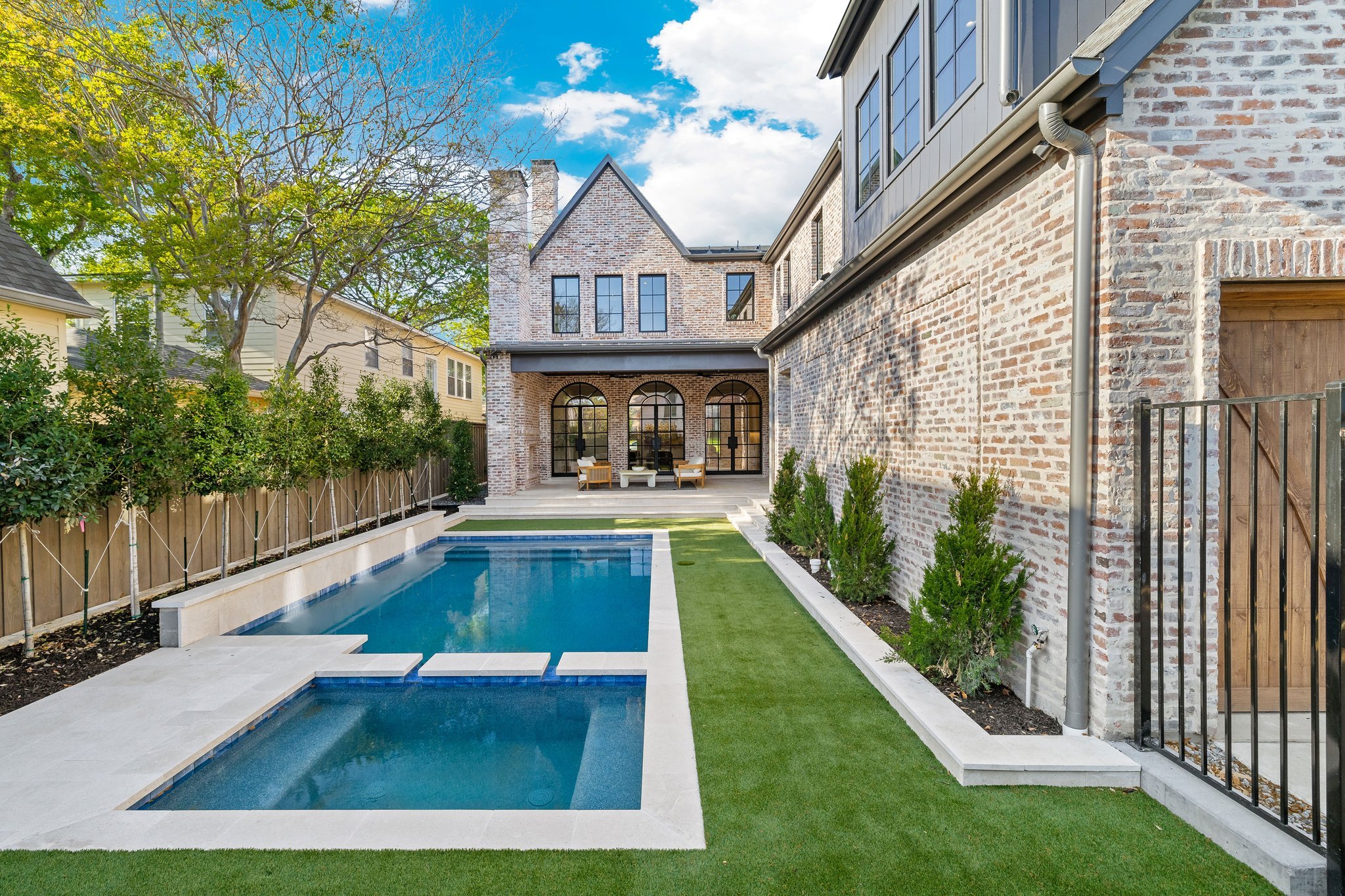 118-web-or-mls-3401 Colgate_Ave_Dallas-9.jpg