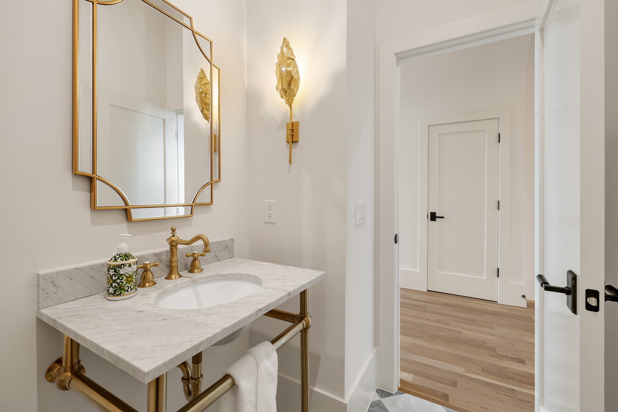 20-web-or-mls-3401 Colgate_Ave_Dallas-28.jpg