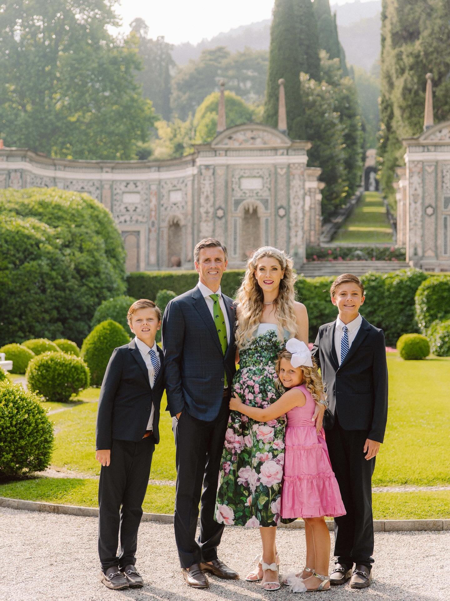 &ldquo;The best things in life are the people we love, the places we&rsquo;ve been, and the memories we&rsquo;ve made along the way.&rdquo;

Family memories elevated @villadestelakecomo ❤️