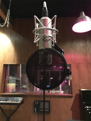 mic_u47_sza_recording_session.jpeg