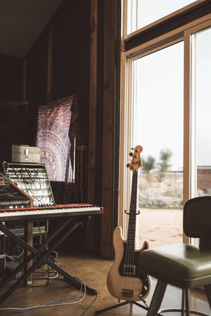 bass_guitar_desert_view.jpg