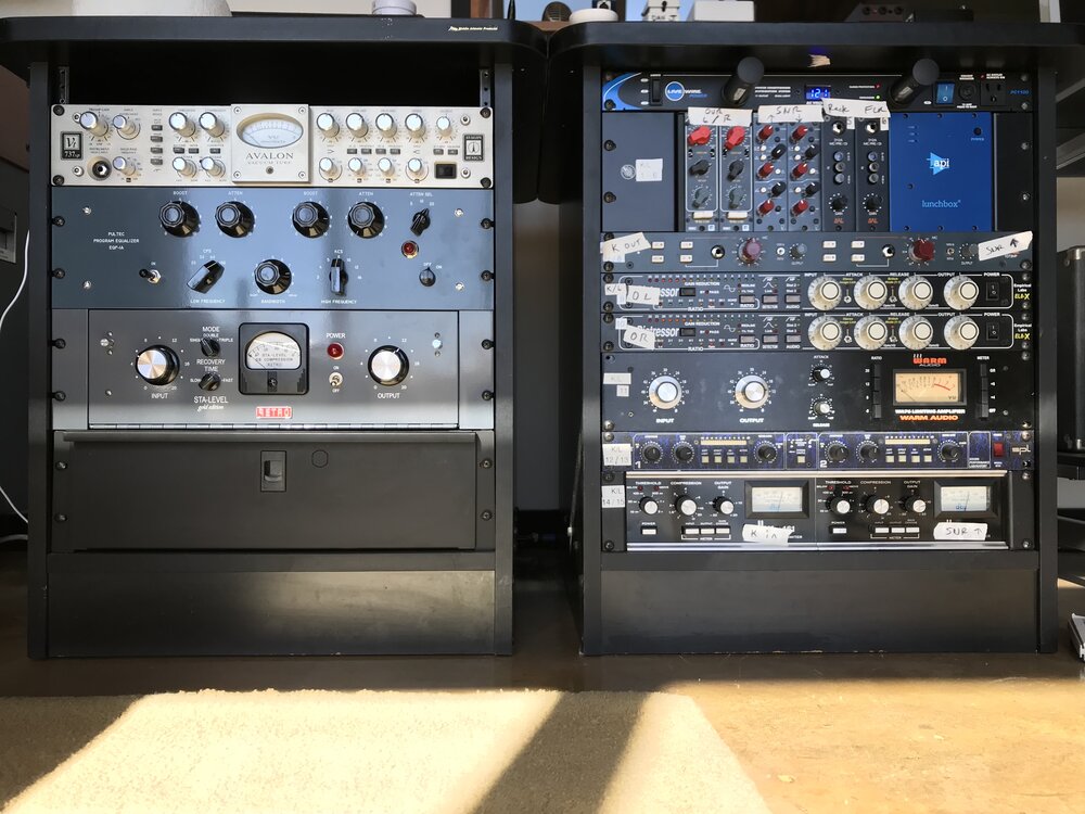 Outboard_Gear_Gatos_Trail_Recording_Studio.jpg