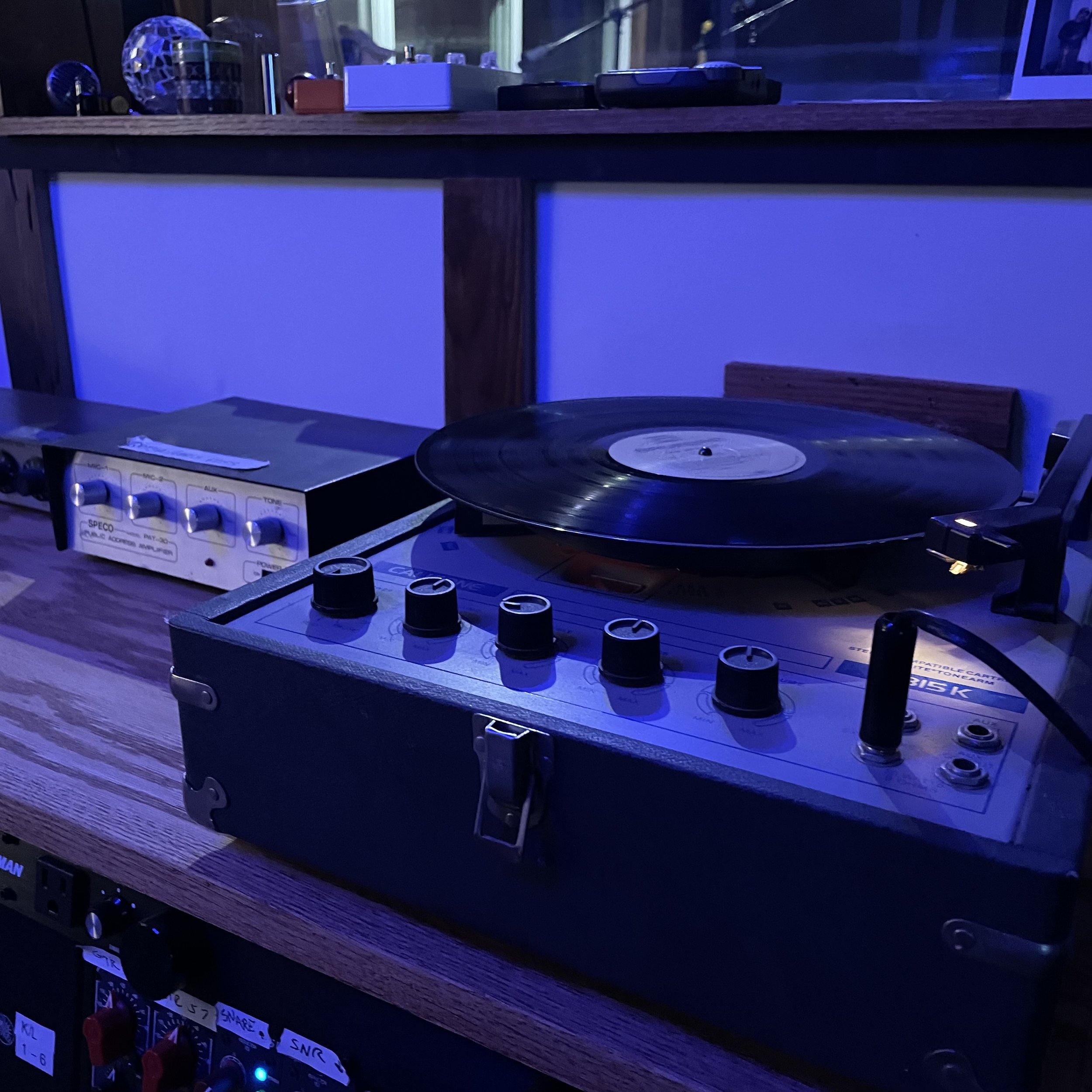 Masters_Of_Reality_Gatos_Trail_Recording_Studio_Joshua_Tree_Turntable_IMG_0097.jpeg