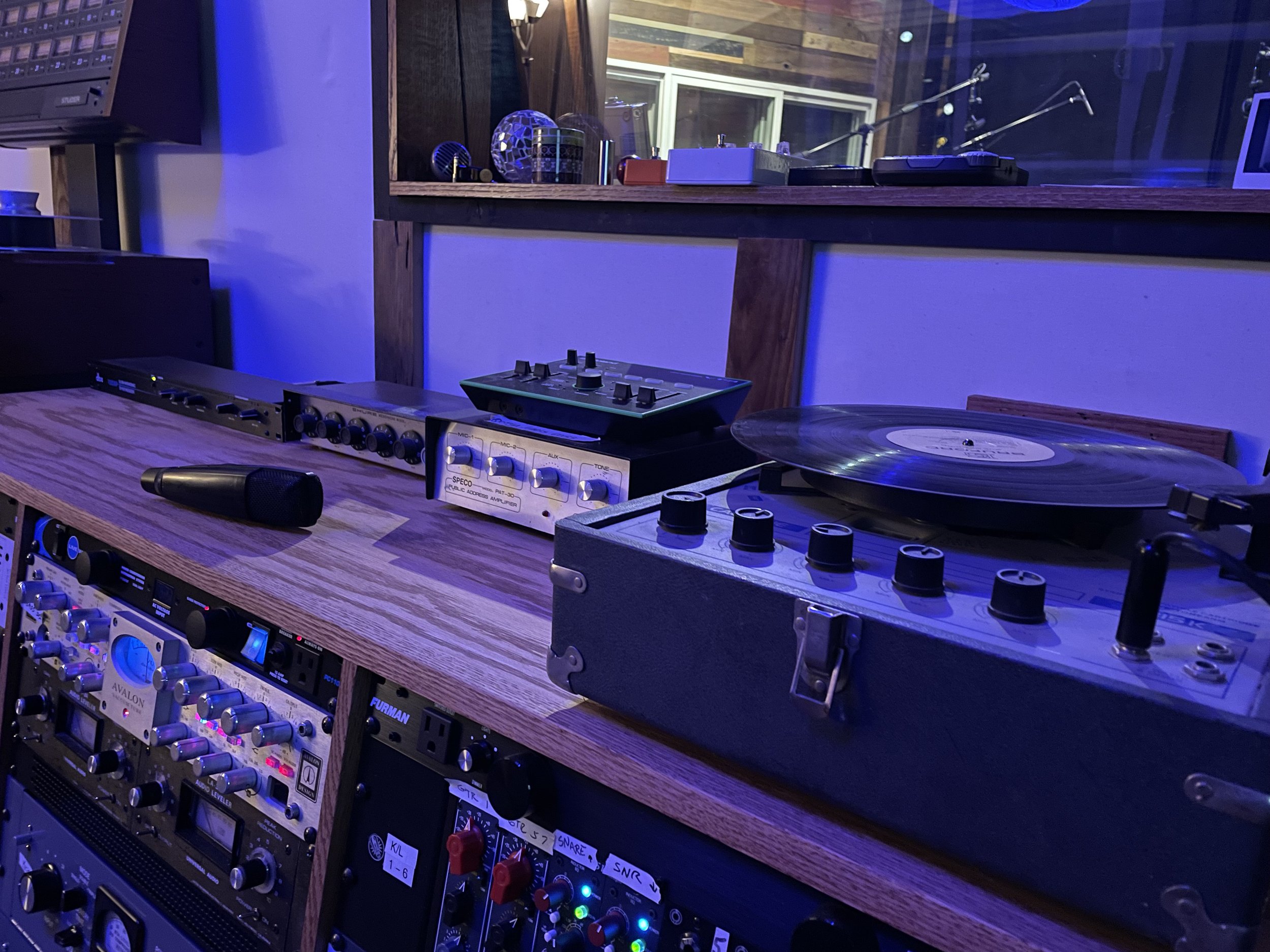 Masters_Of_Reality_Gatos_Trail_Recording_Studio_Joshua_Tree_Recodding_Equipment_IMG_0094.jpeg