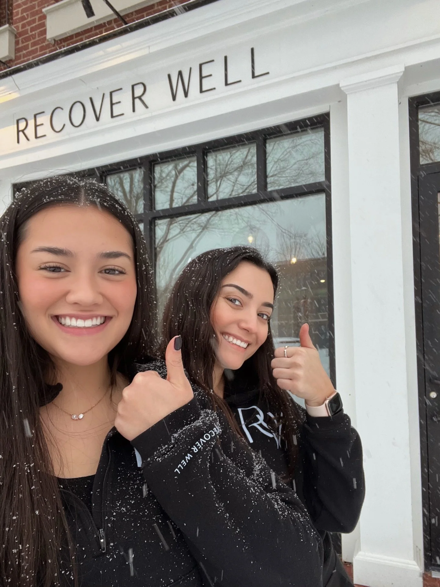 Tell me a snowstorm is coming without telling me a snowstorm is coming... 

*checks sauna bookings* 👀 

Our schedule is already packed and the REAL snow hasn&rsquo;t even started yet. If you&rsquo;re thinking about booking, do it now. Spots going fa