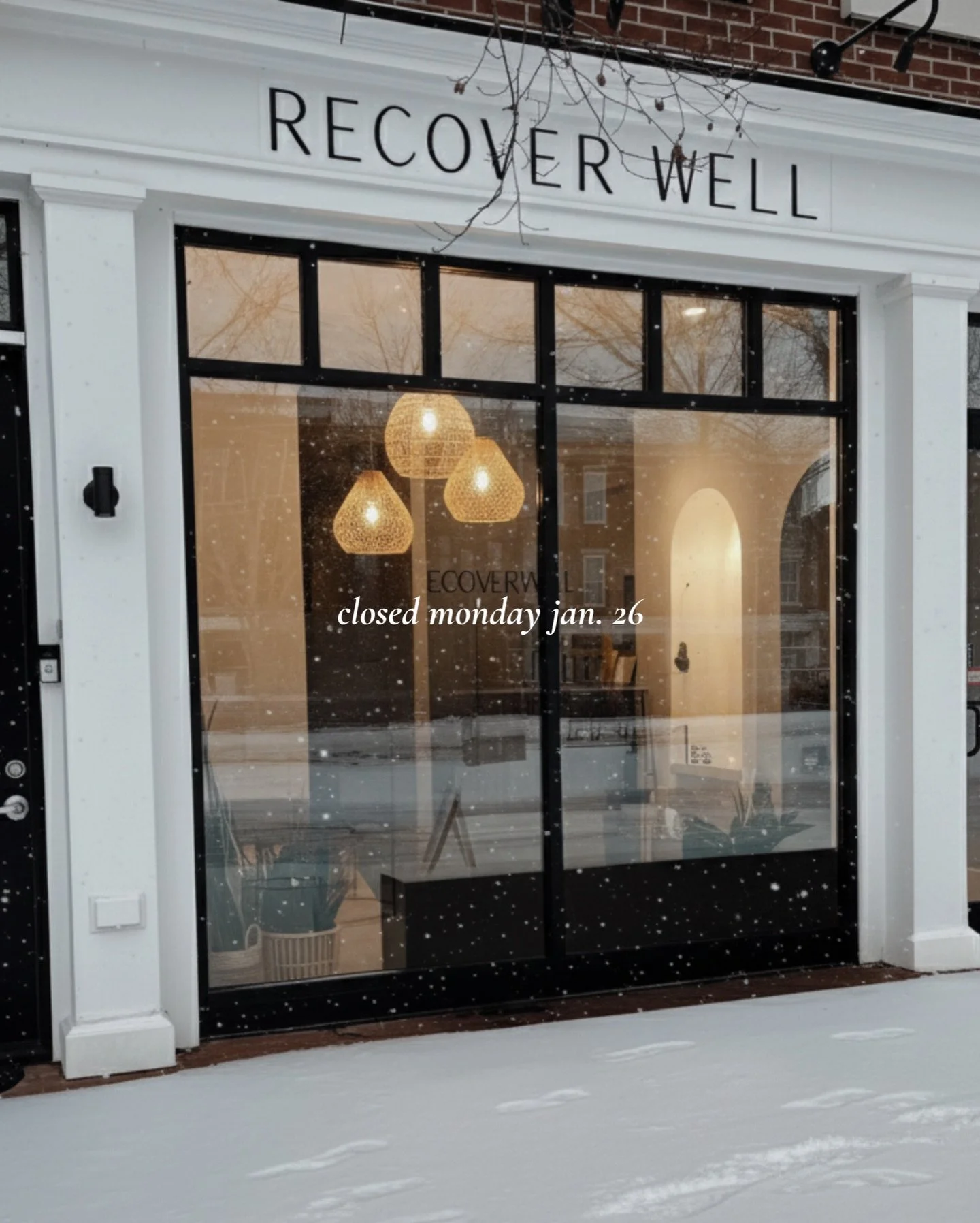 Due to the weather, we will be closed on Monday, January 26th. We hope to reopen on Tuesday and will have the saunas warm and ready for you! 

Stay safe out there, Lou 💙❄️