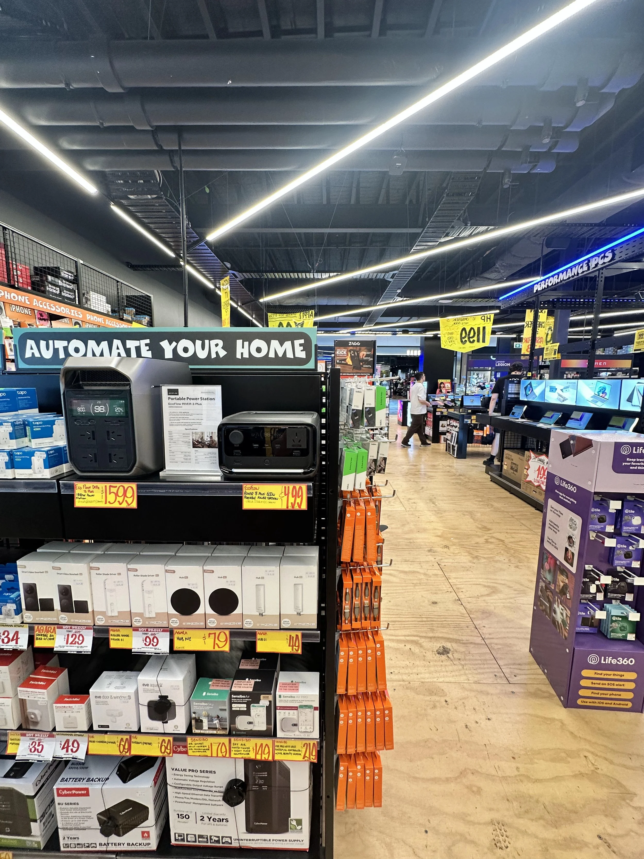 JB HIFI Stores Viist