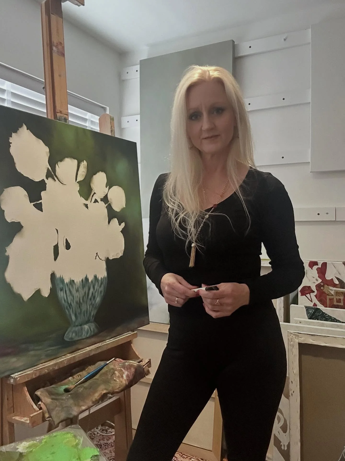 Working on a new large painting today and making great progress π€
Bold, bright, and blooming gorgeous is the theme of the day for me! πΈπ₯°
I have days when I struggle to stay focused. Perhaps too many distractions, or just feeling exhausted. But t