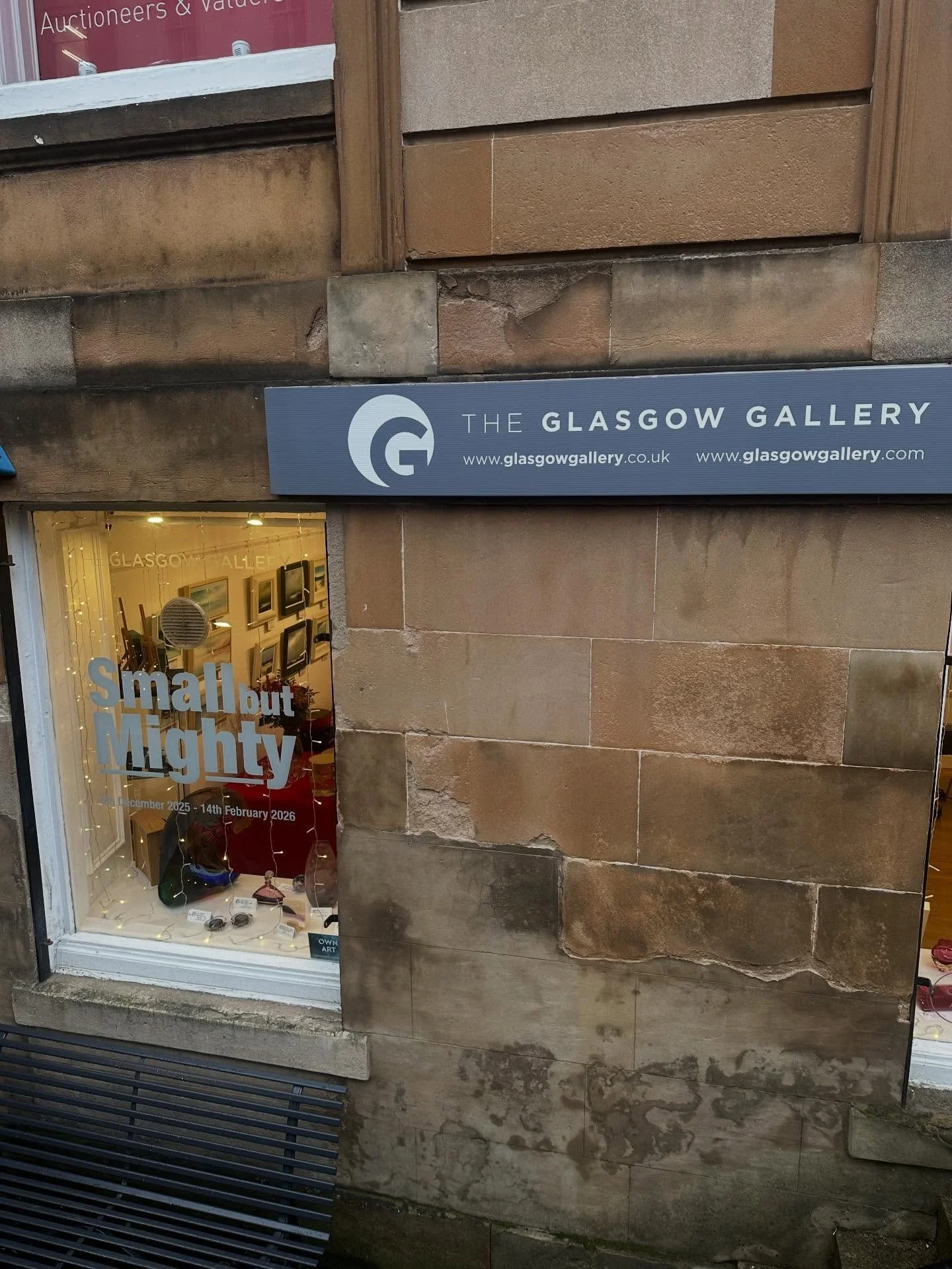 Such a wonderful Christmas opening event for the &lsquo;Small but Mighty&rsquo; exhibition @glasgowgallery today.

Some amazing small artworks that will make special gifts for the ones you love ❤️🎄🎁

#charmaineboyle #smallpaintingsforsale #glasgowg