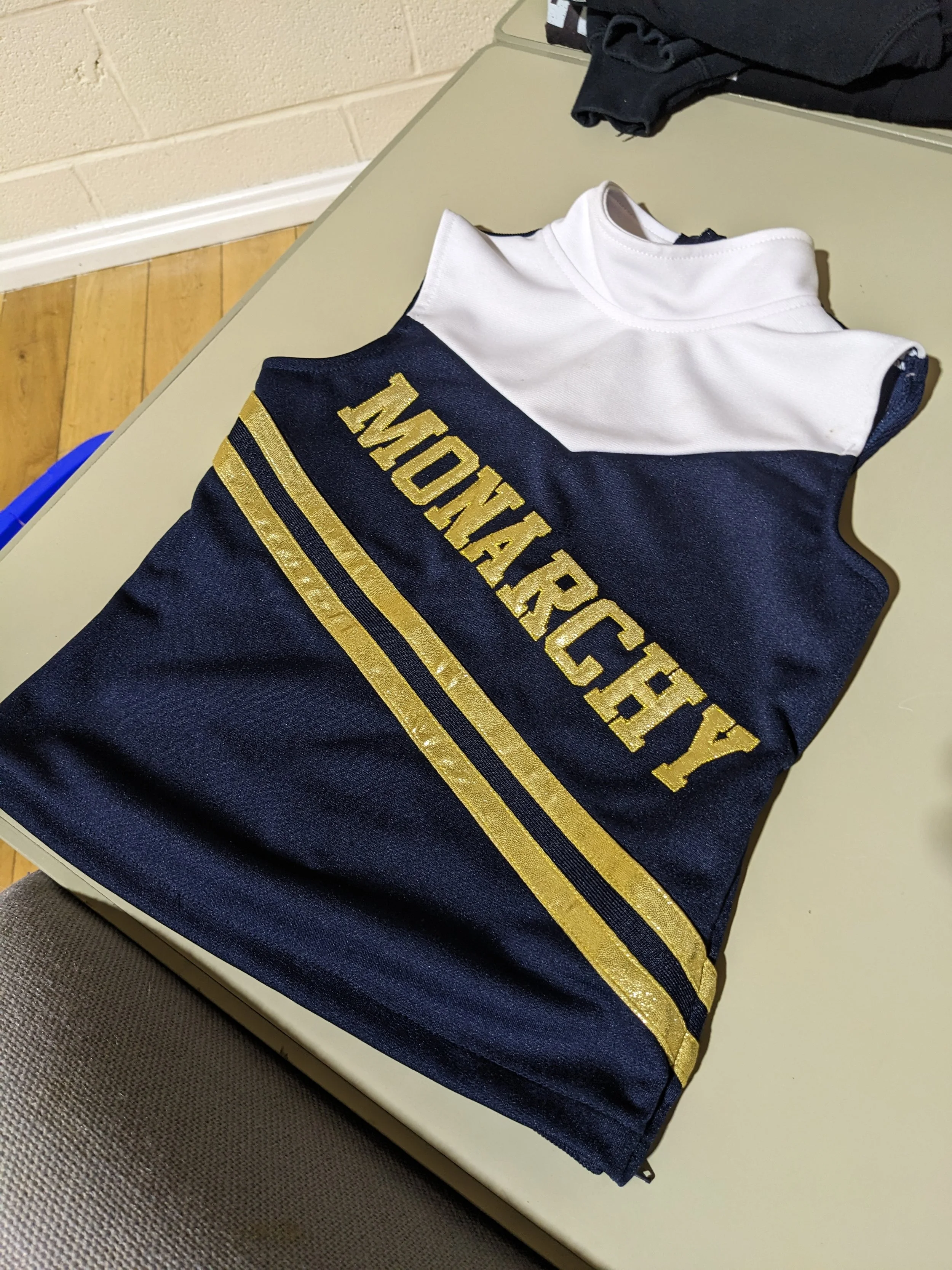 Cheer Top (second hand, small signs of wear) - Y12 - £20