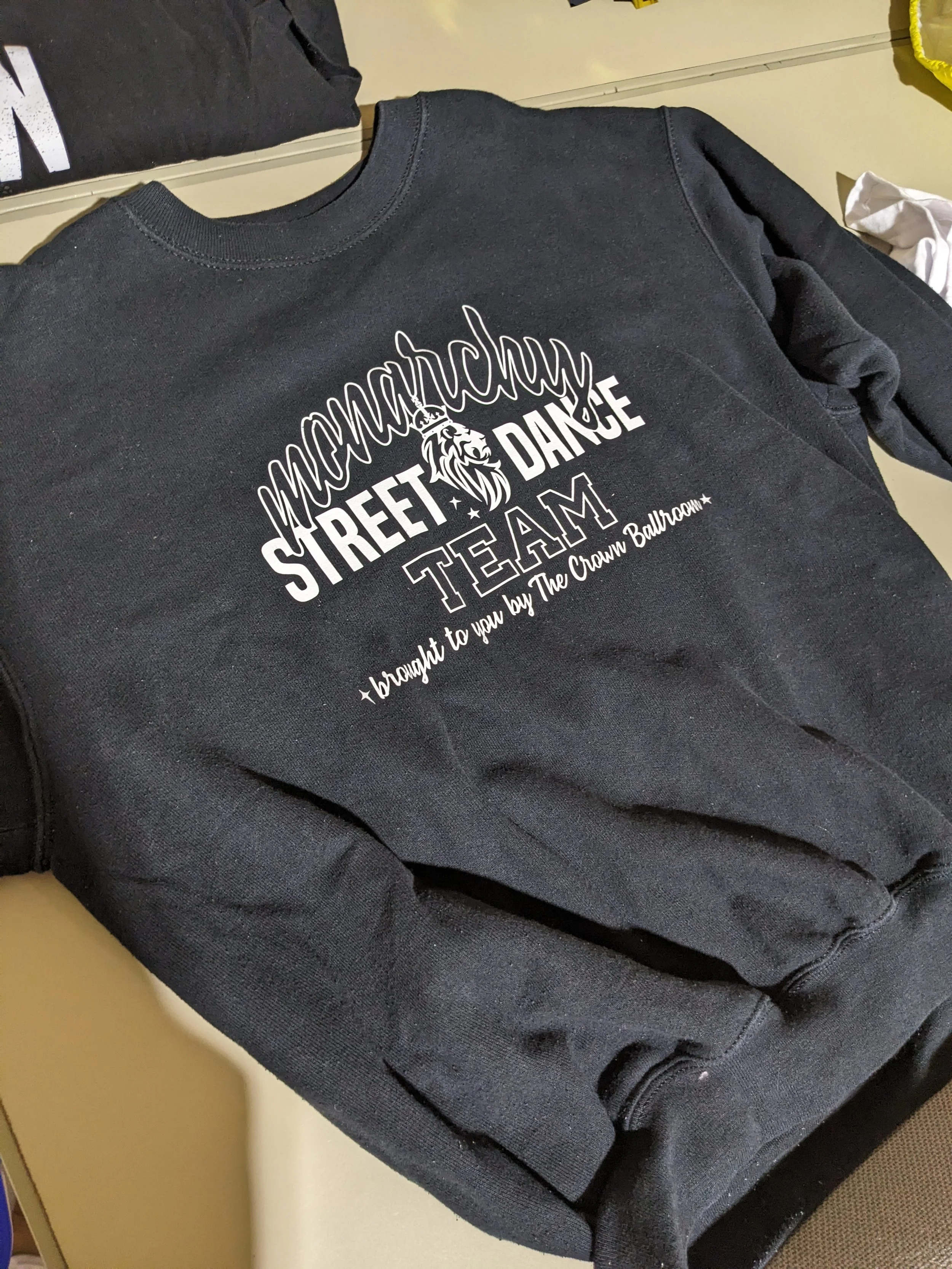Street Dance Team Sweatshirt (worn and faded) - Adult M - FREE