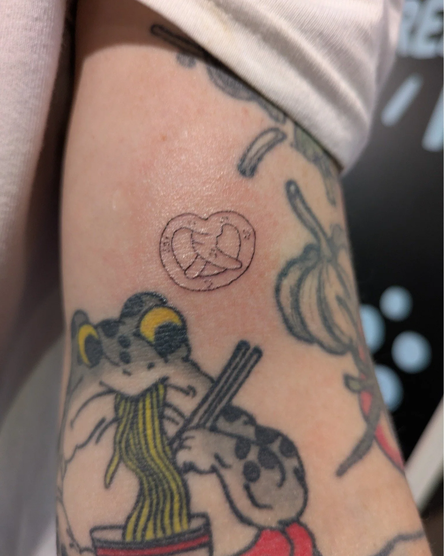 This is what peak pretzel loyalty looks like 🥨

Our baker @chefdaveryan went to a tattoo popup at Virtus Performance and came back with a Butterken pretzel permanently inked on his body.

Some people plan their tattoos for months. Not Dave though, h