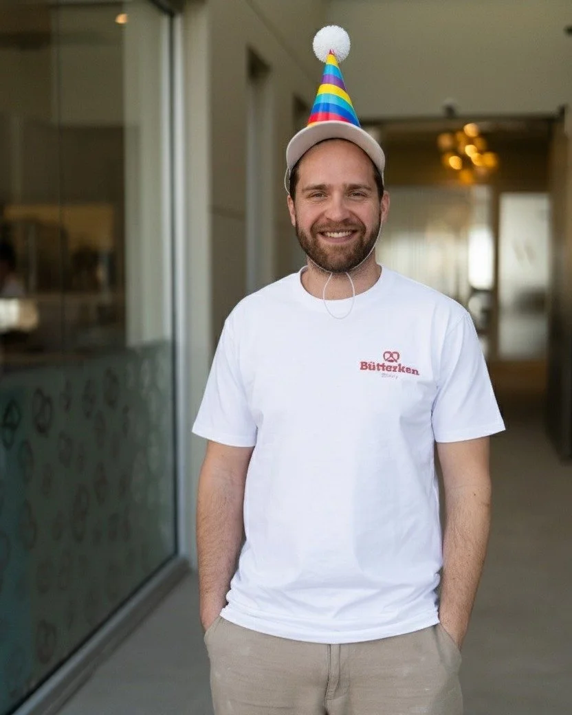 It's almost birthday time - weeeeowwww 🎂

Saturday, November 15th. 8am-2pm. Butterken turns 3 and we're throwing a party you don't want to miss.

🥨 $3 pretzels all day long 
🎁 Three massive prizes
🧡 Music, vibes and good food

What you could win: