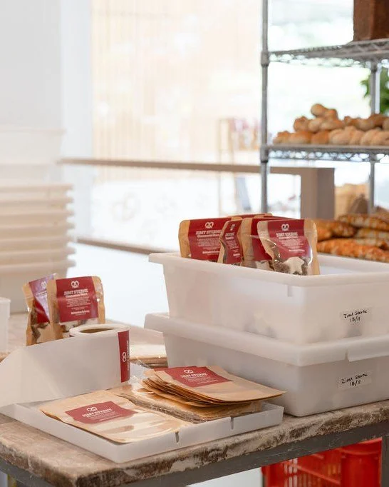 Ever wondered how to make your Butterken Bakery Christmas treats last? 🎄

Here's the breakdown:

🧡 Stollen: Store below 22&deg;C in an airtight container. Keeps for 3 weeks at room temp, or up to 3 months in the fridge if you're planning ahead.

😉