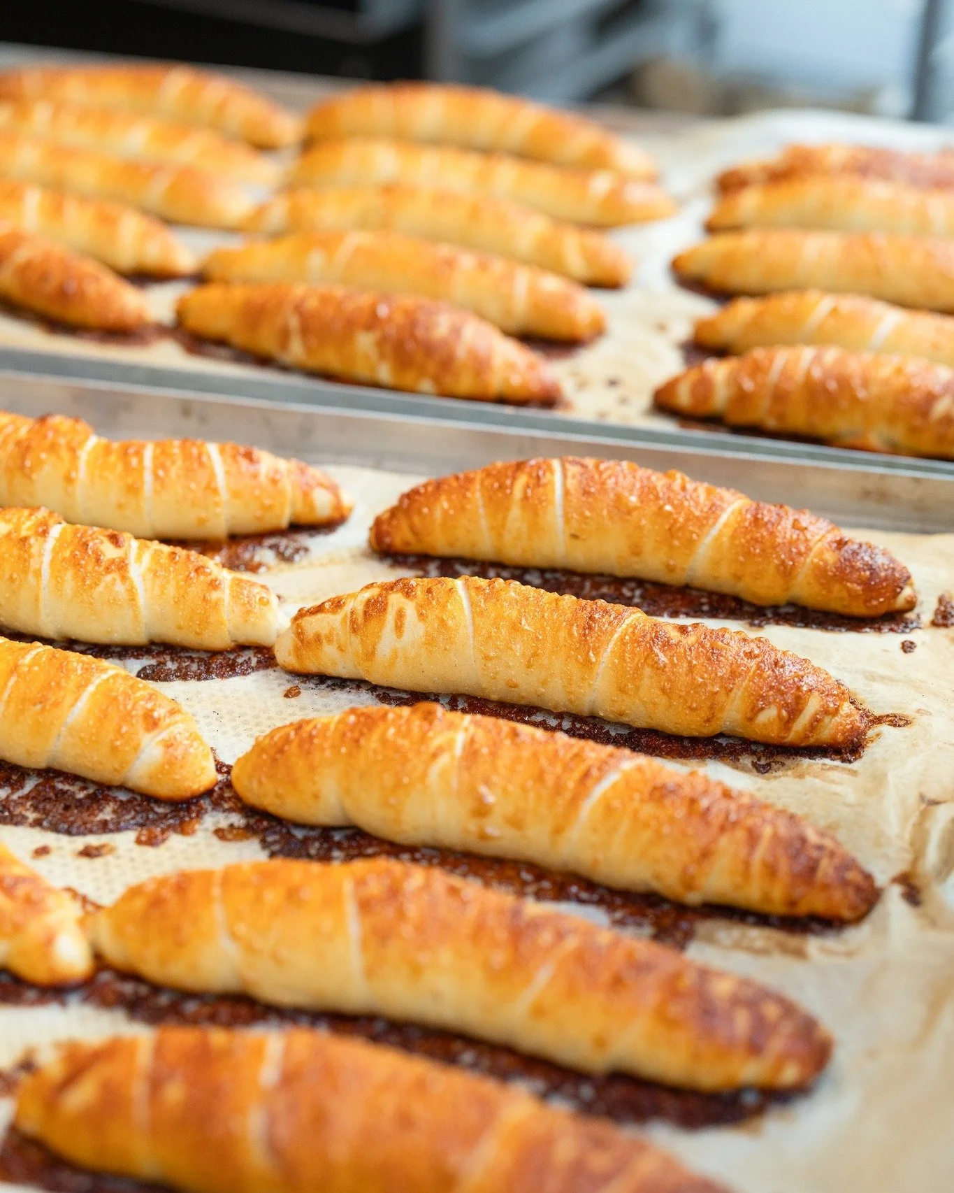 Christmas is coming and we're ready for you!🎄

The tree's are up. The carols are blasting across speakers everywhere. That slightly manic energy of December is officially here.

We've got everything you need to make your Christmas table absolutely s