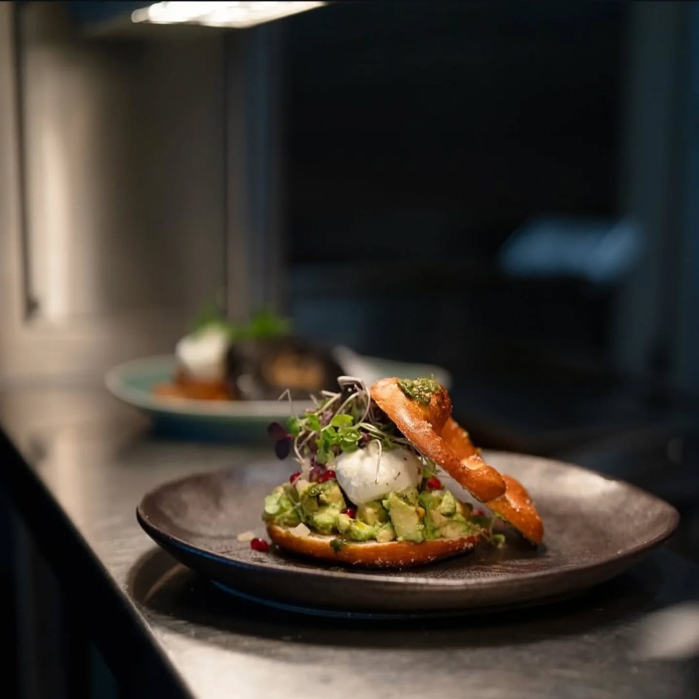 Fancy a loaded pretzel? Head on down to Apple Espresso! 🥨🍏

Their cosy cafe overlooks orchard gardens where you can sit in their alfresco area and enjoy a Butterken Pretzel with their fresh ingredients on top.

If you're looking for your next whole