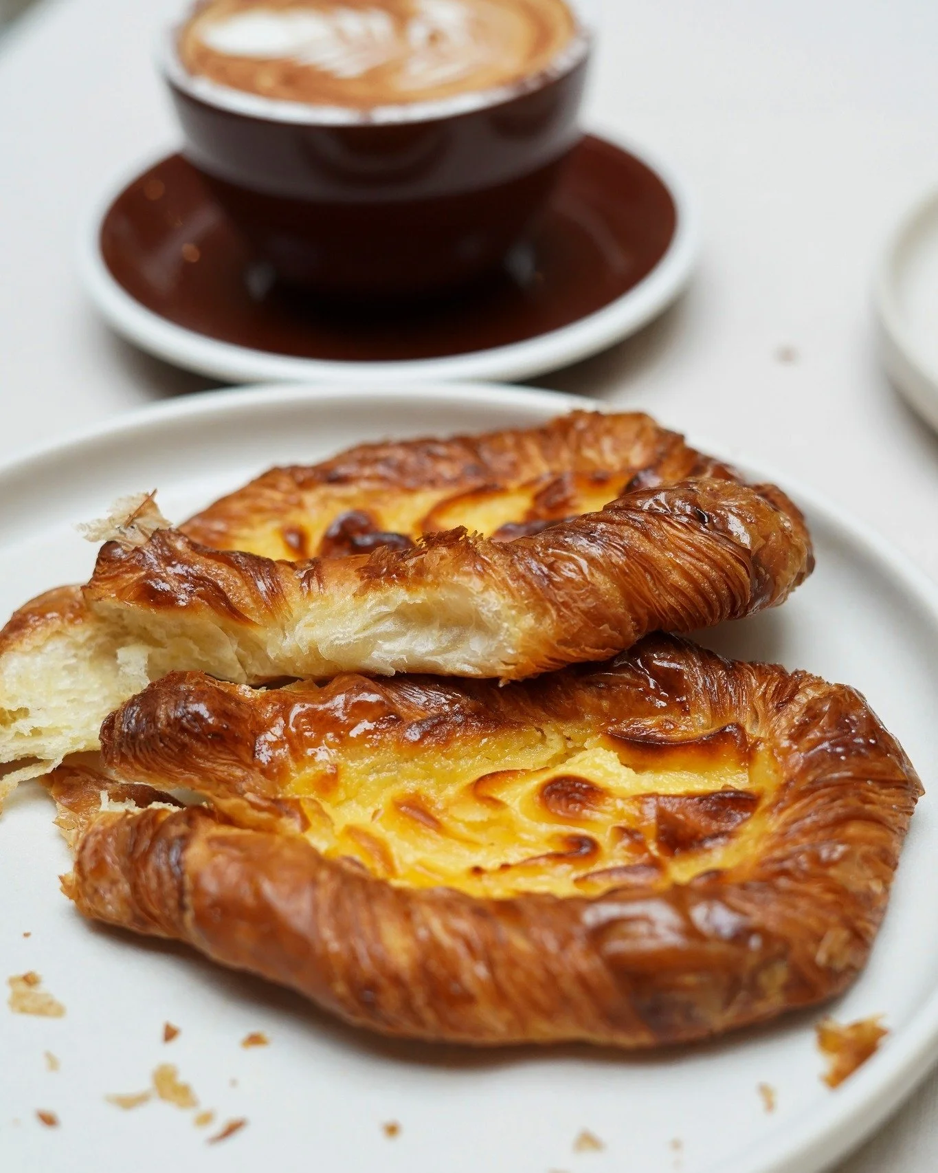 Some things are worth the calories. This is one of them 🥨

There are very few things better than flaky, crispy pastry twisted into a pretzel shape and filled with fresh house made vanilla custard 🥨

In fact, we can't think of anything better 🤤🤤

