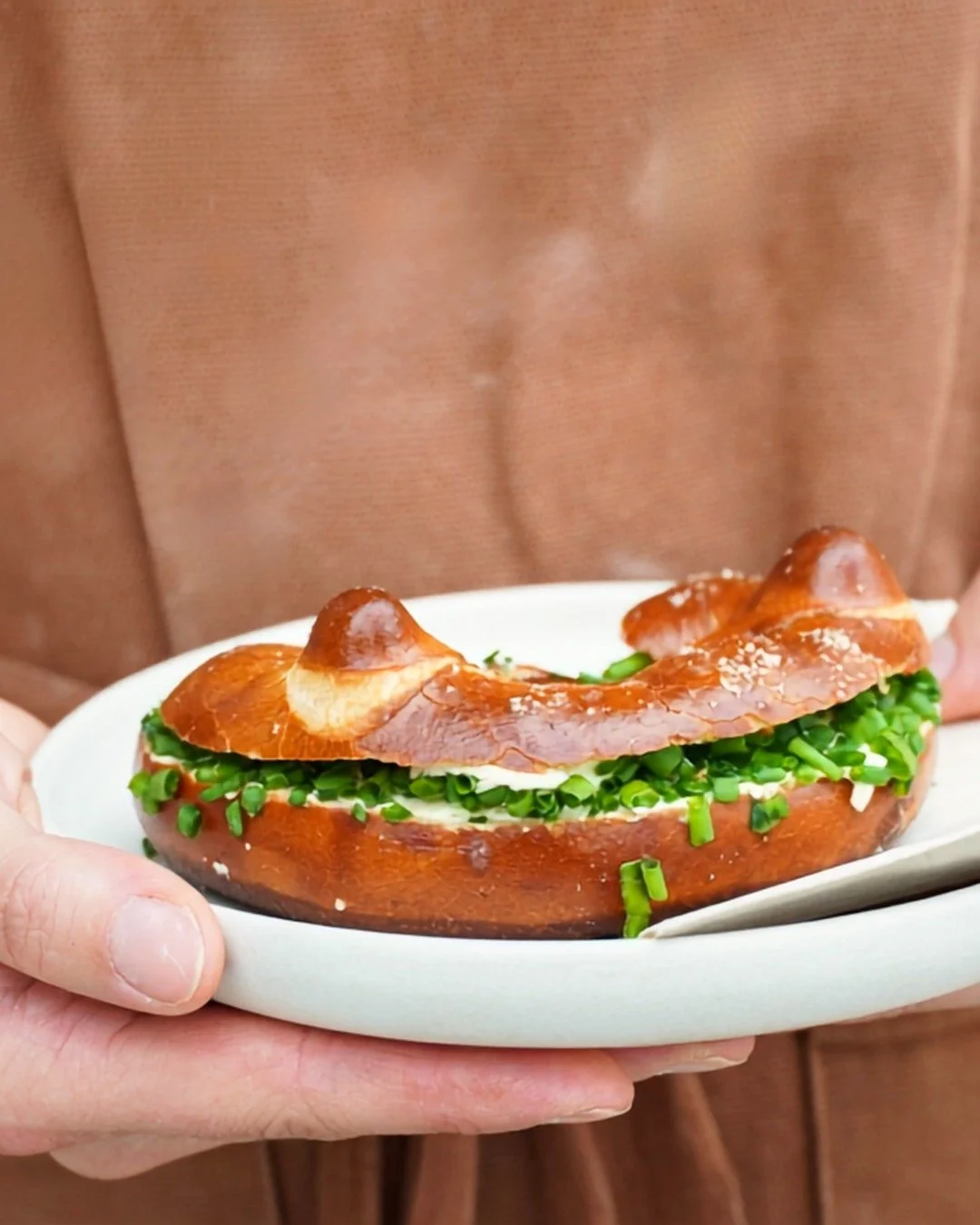 A Butterken classic. A customer favourite. 🥨

Meet (or re-meet) our Cream Cheese &amp; Chive Pretzel.

Imagine this; freshly baked artisan pretzel. Thick, creamy cream cheese. A generous layer of fresh chives. Finished with that signature salty crus