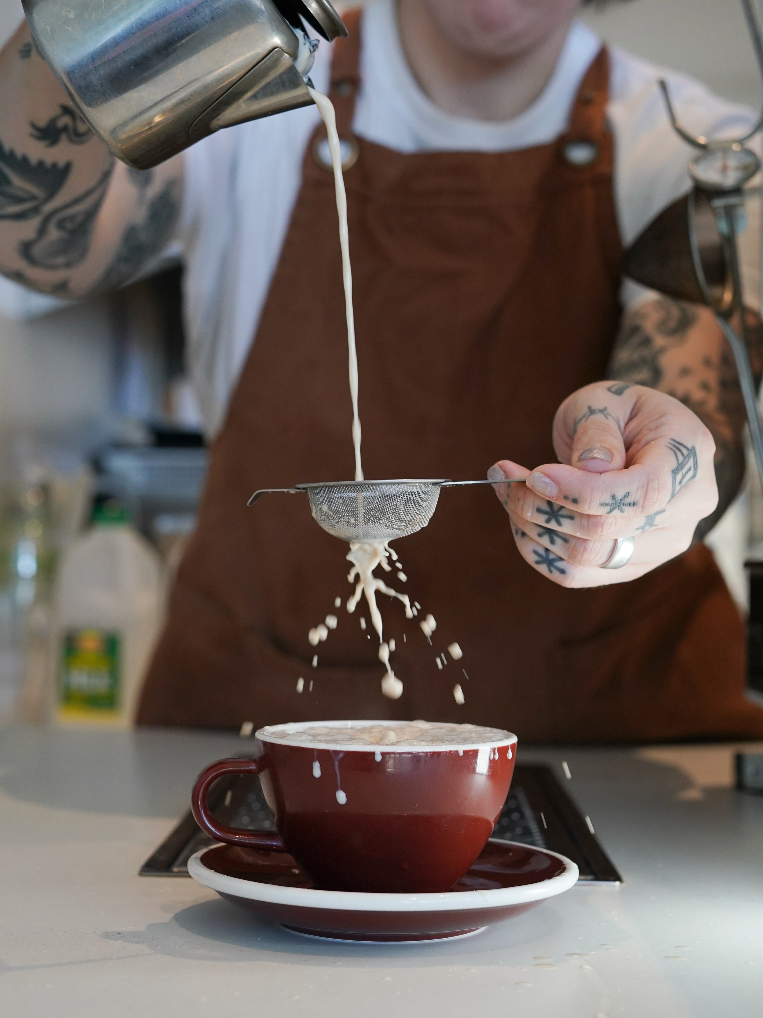 The original name? &ldquo;London Fog&rdquo; , and it couldn&rsquo;t be more fitting this time of year ☁️⛅️

We&rsquo;re talking about our Vanilla Earl Grey Latte, of course!☕️

A soft cloud of frothed milk, perfectly blended with our organic English 