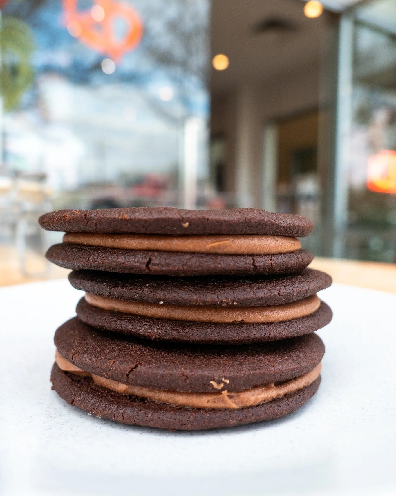 Some Saturday temptations are worth giving in to.

New in the Butterken cabinet: Chocolate Caramel Cookies 🤎

Two buttery discs of deliciously bitter dark chocolate, hugging a golden caramel centre that's silky, glossy and generously sweet. Then, ri