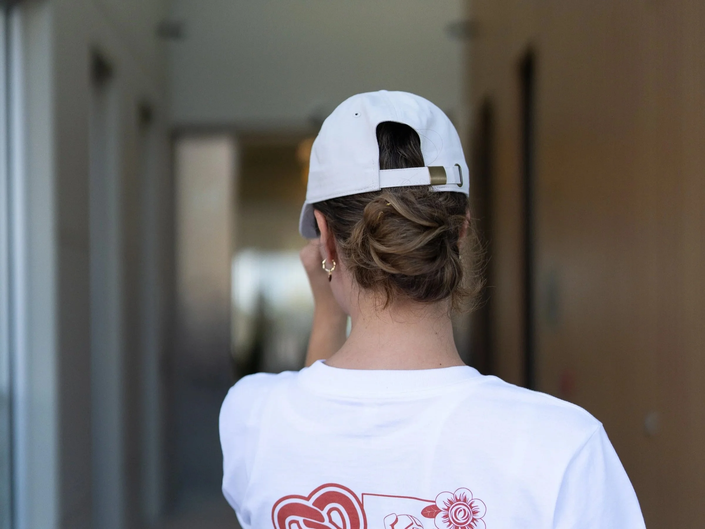 butterken cap back woman