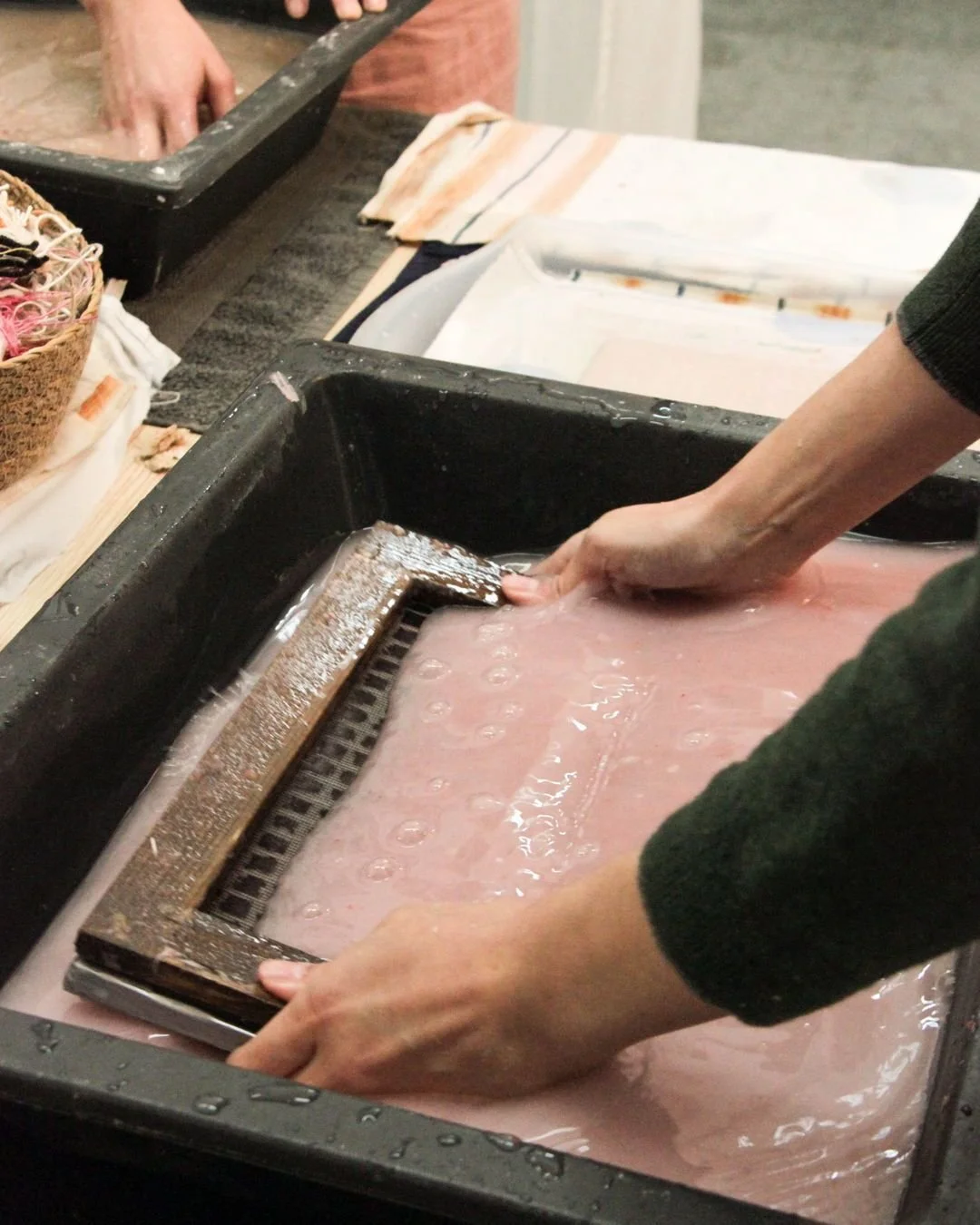 J&aacute; estamos a preparar as polpas para o workshop deste s&aacute;bado!

O pr&oacute;ximo workshop de fabrico de papel reciclado j&aacute; est&aacute; esgotado, mas se quiseres ficar na lista de espera para seres notificado assim que marquemos no