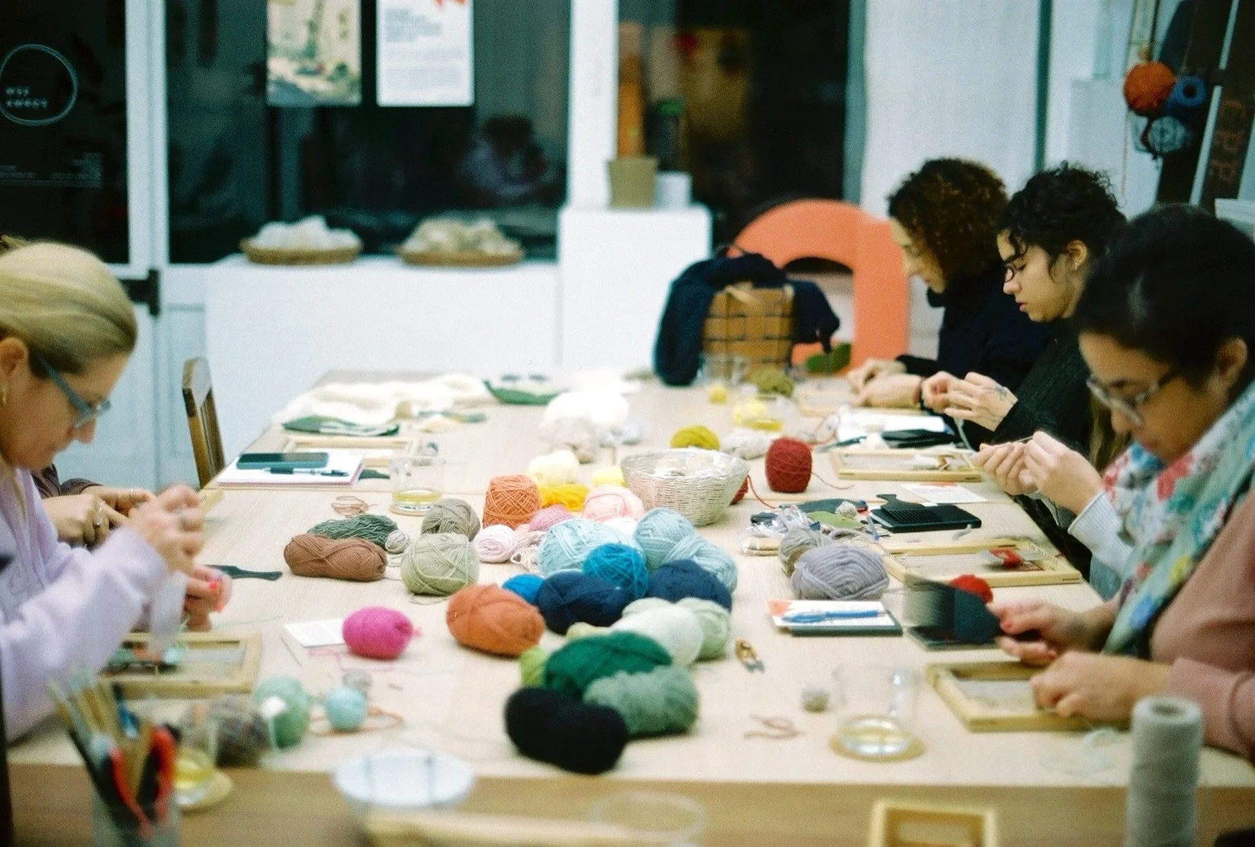 &Uacute;ltimos dias para inscri&ccedil;&otilde;es no workshop de inicia&ccedil;&atilde;o &agrave; tape&ccedil;aria deste s&aacute;bado. Todas as informa&ccedil;&otilde;es no site (link na bio)

#weavingworkshop #tecelagem