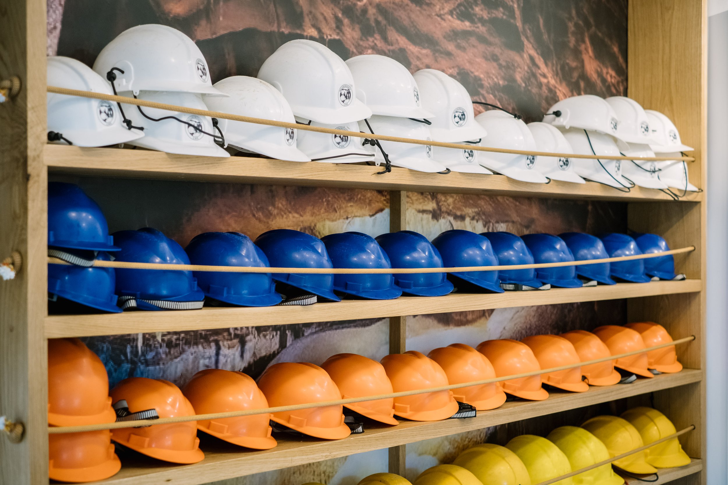CLAPHAM_CAVE_SHOP_059.jpg