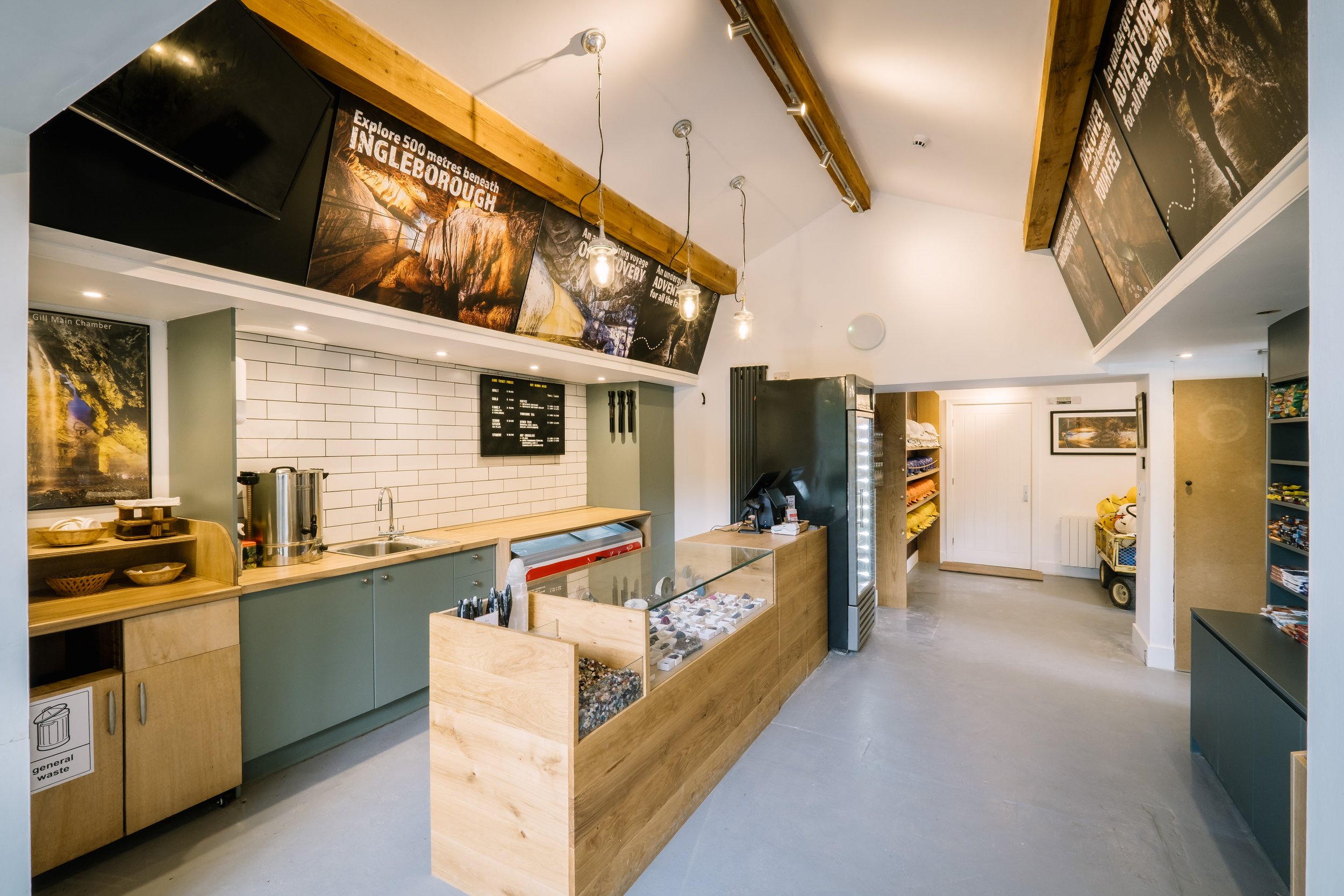 CLAPHAM_CAVE_SHOP_003.jpg