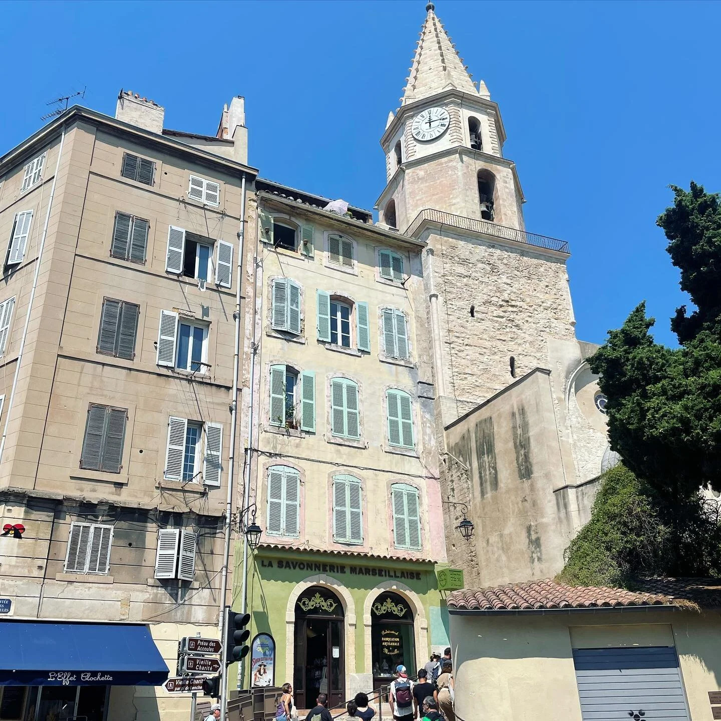 Marseille - exploring the pretty streets and enjoying the sea breeze from the port 🌊