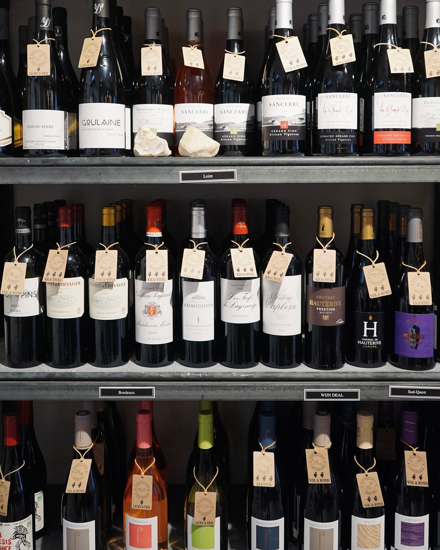 Wist je dat ons wijnassortiment inmiddels al uit meer dan 250 wijnen bestaat? Uit alle werelddelen en in iedere prijsklasse. Ontdek onze uitgebreide selectie en vind de perfecte fles voor elke gelegenheid! 🍷

📍Spuistraat 330, Amsterdam 

#kaaswinke