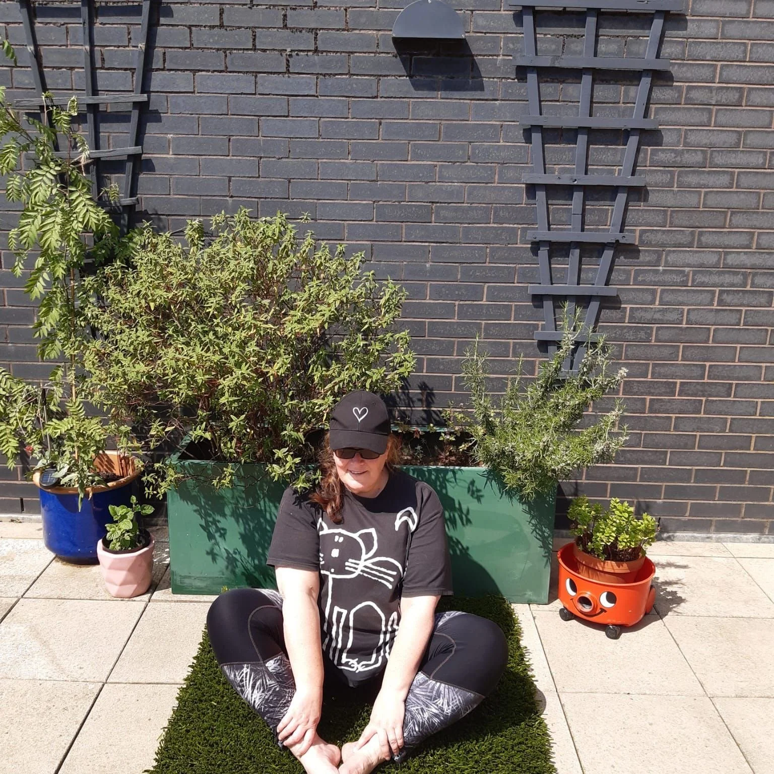 Move along, nothing so see here, just a girl and her hoover doing some yoga in our chill out zone. 
#podlife
#wellbeing