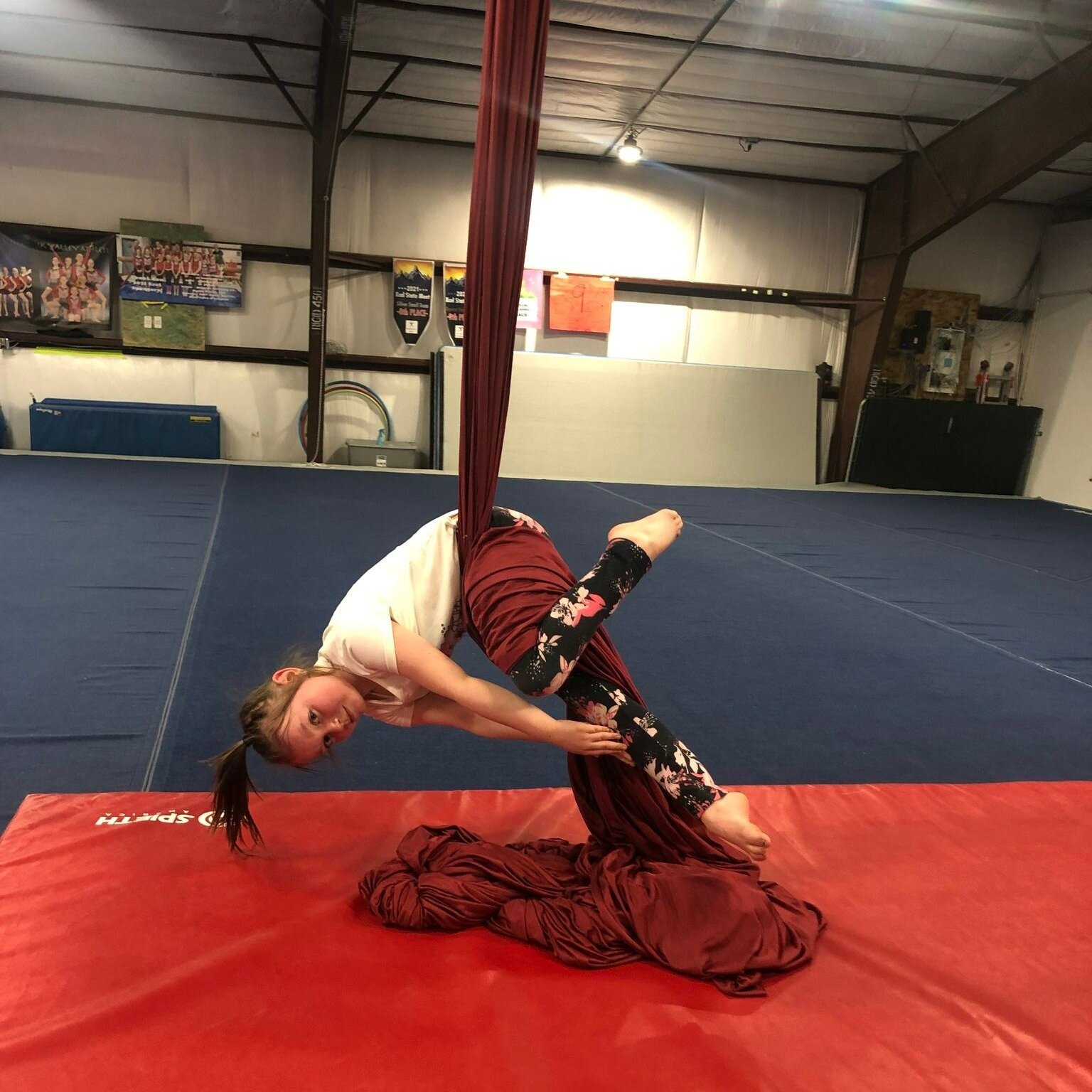 Shout out to one of our silk students for getting into her first Hip Key from a russian climb!! Hip Keys are probably one of THE most difficult beginner skills!!!

#arkvalleyathletics #silks #aerial #circus #hipkey