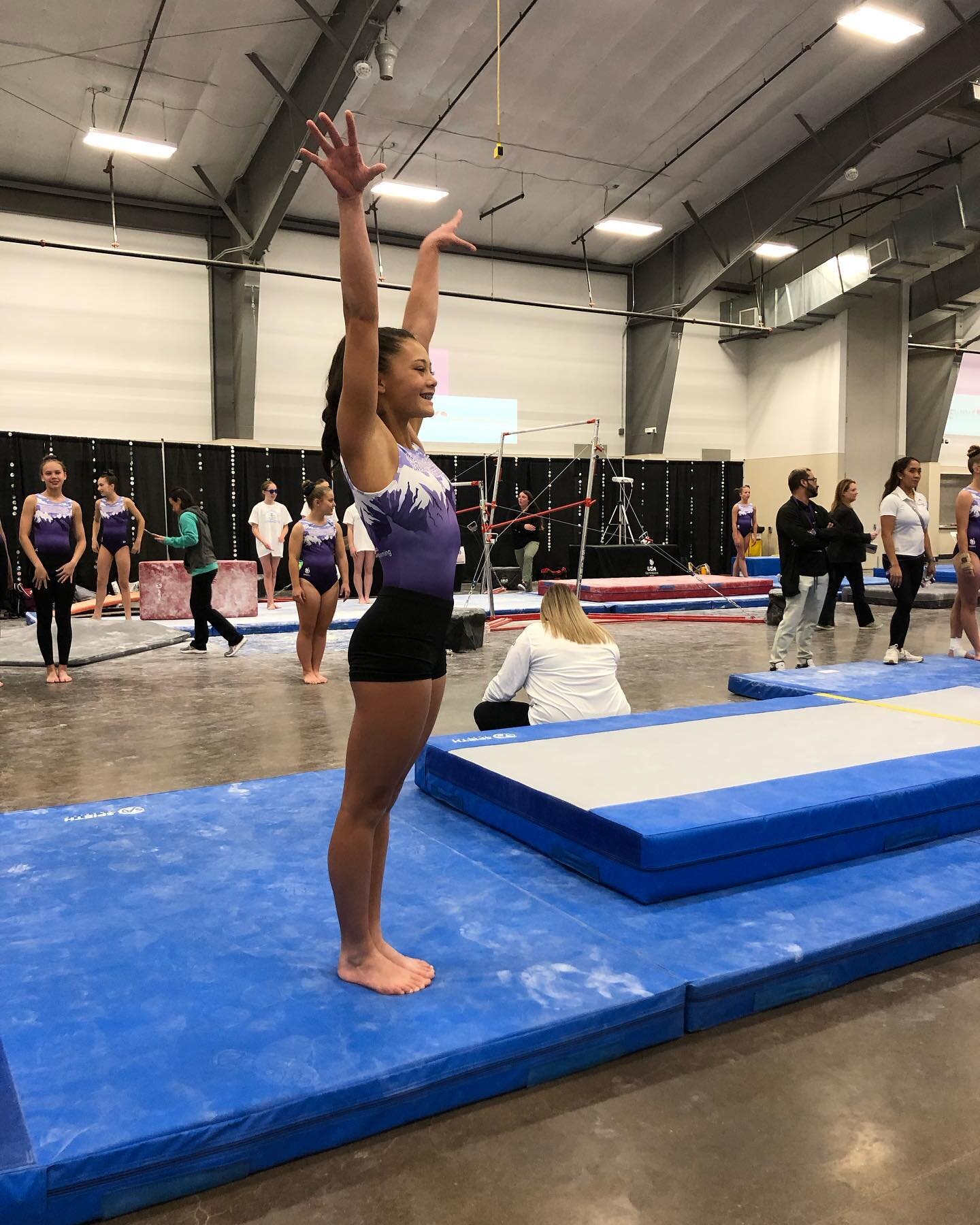 Congrats to Zy for doing awesome at her first ever Platinum Regional meet!! Highlight: she placed 2nd on Vault with a 9.35!

#arkvalleyathletics #regionals #xcel #platinum #second