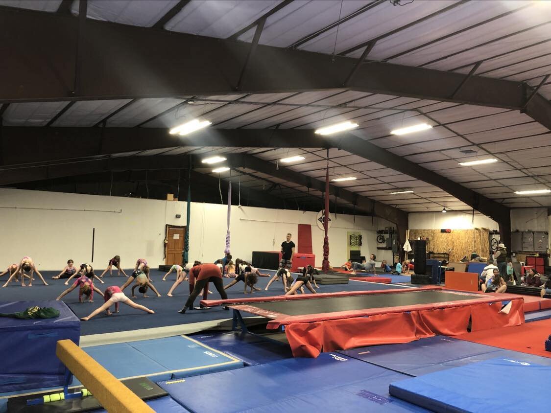 I love seeing a full gym!! 🤩
