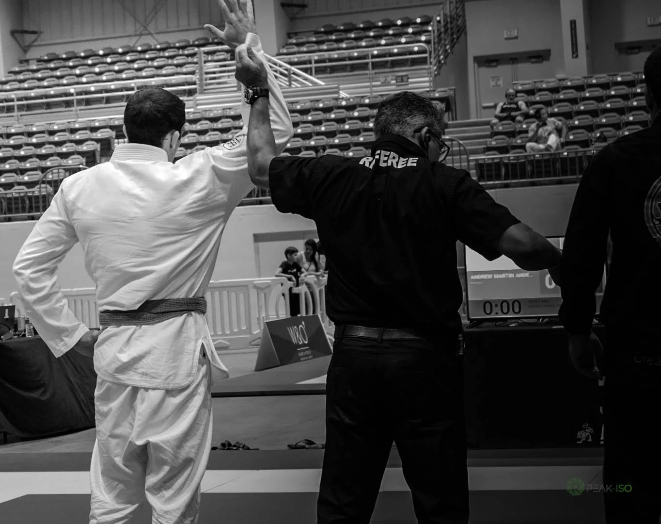 American Jiu Jitsu vs Brazilian Jiu Jitsu: What's the Difference?