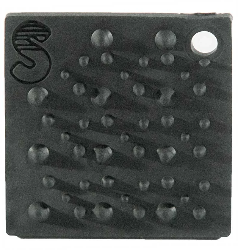 dots-black.jpg