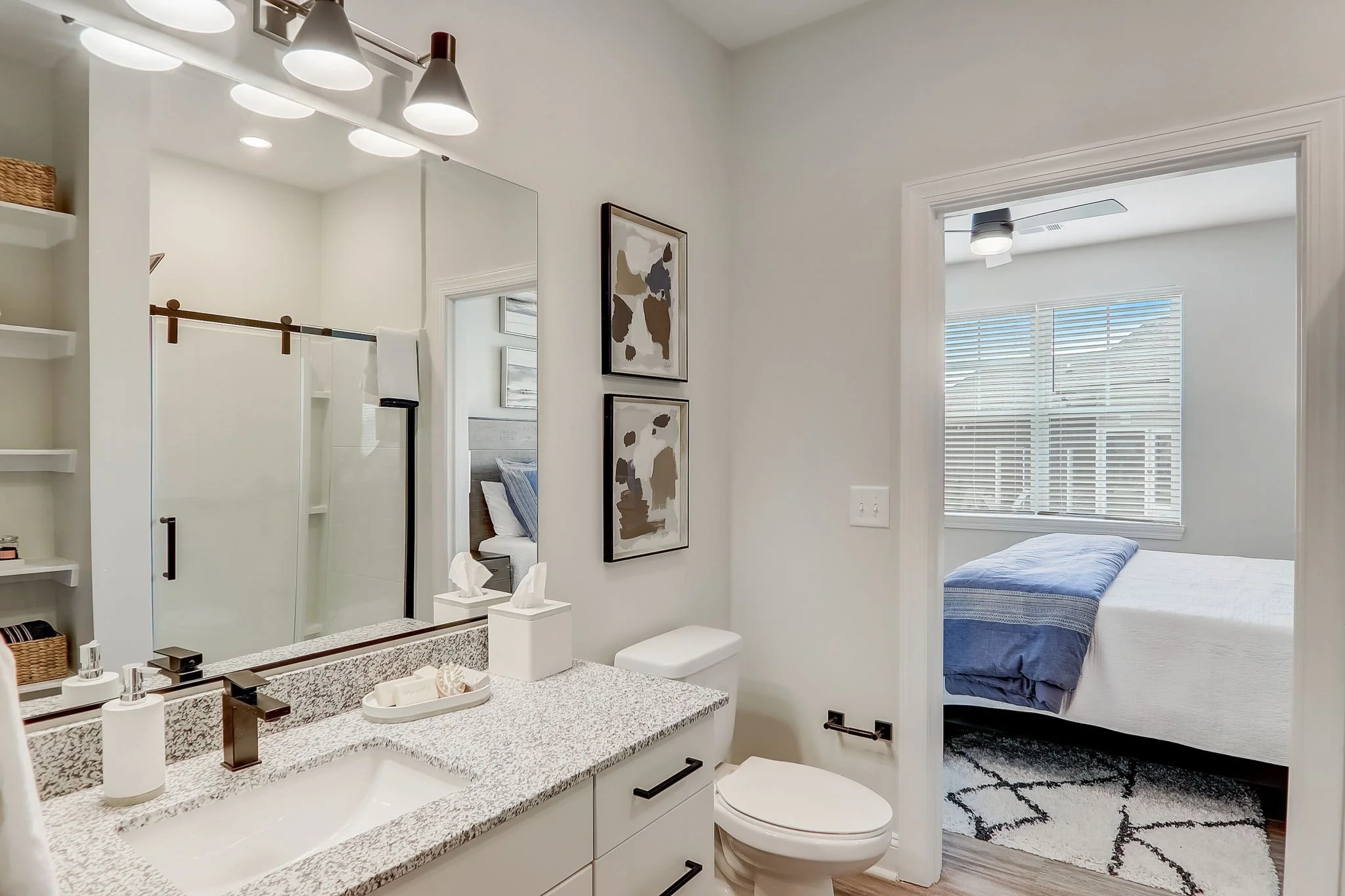 31-web-or-mls-Featherdown Wy Model Unit-010 copy.jpg