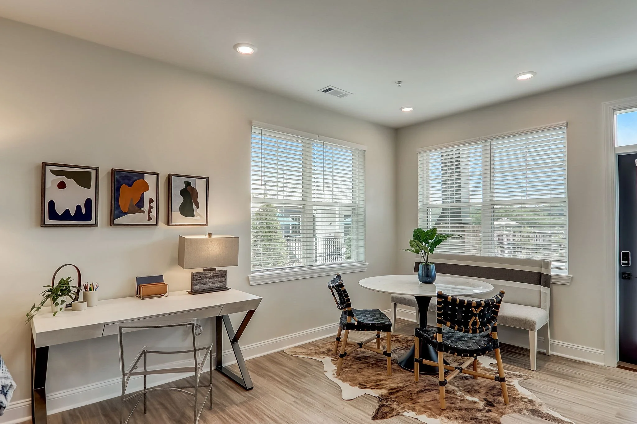 28-web-or-mls-Featherdown Wy Model Unit-007 copy.jpg