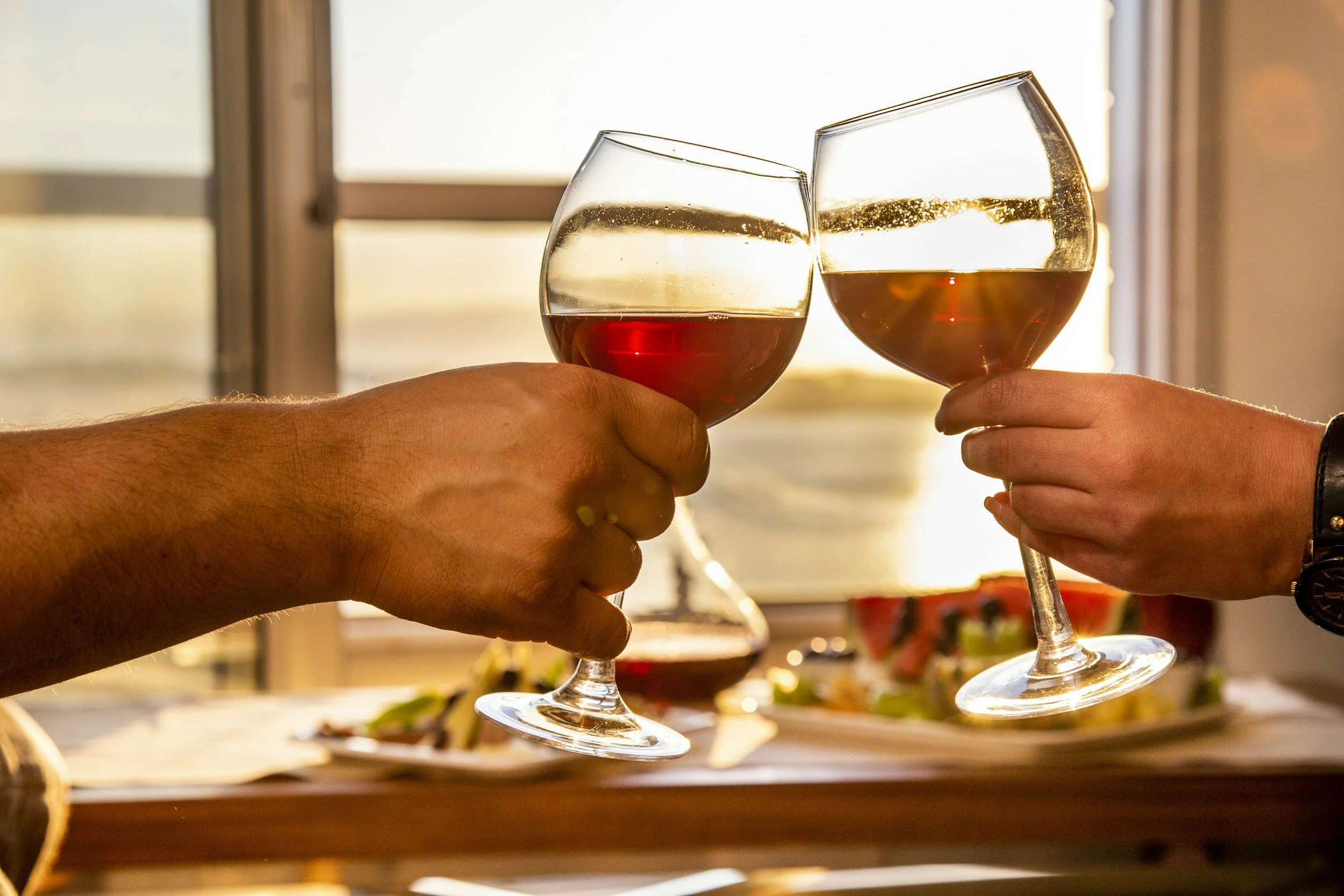 Raise a Glass to Weight Loss: Tips for Drinking Without Derailing Your Diet