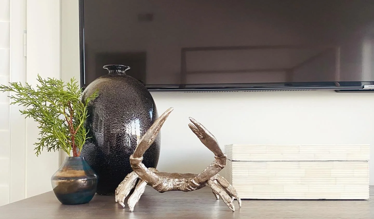 Little visual break - how cute is this silver crab?? I love tucking little creatures around. Playful, but not childish. A beautiful piece? Yes. Still fun? Also yes. 

Oh and - #dismantleice - start over.