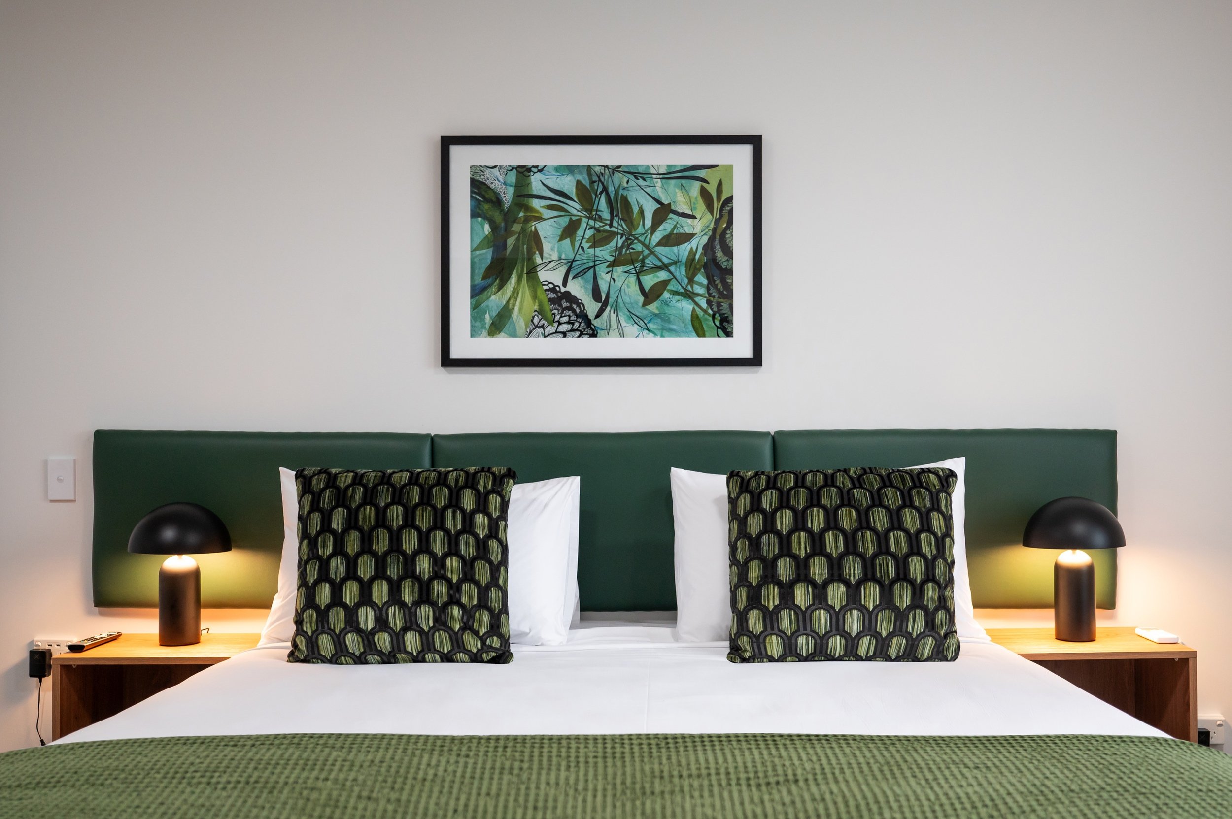Room 210-006.jpg