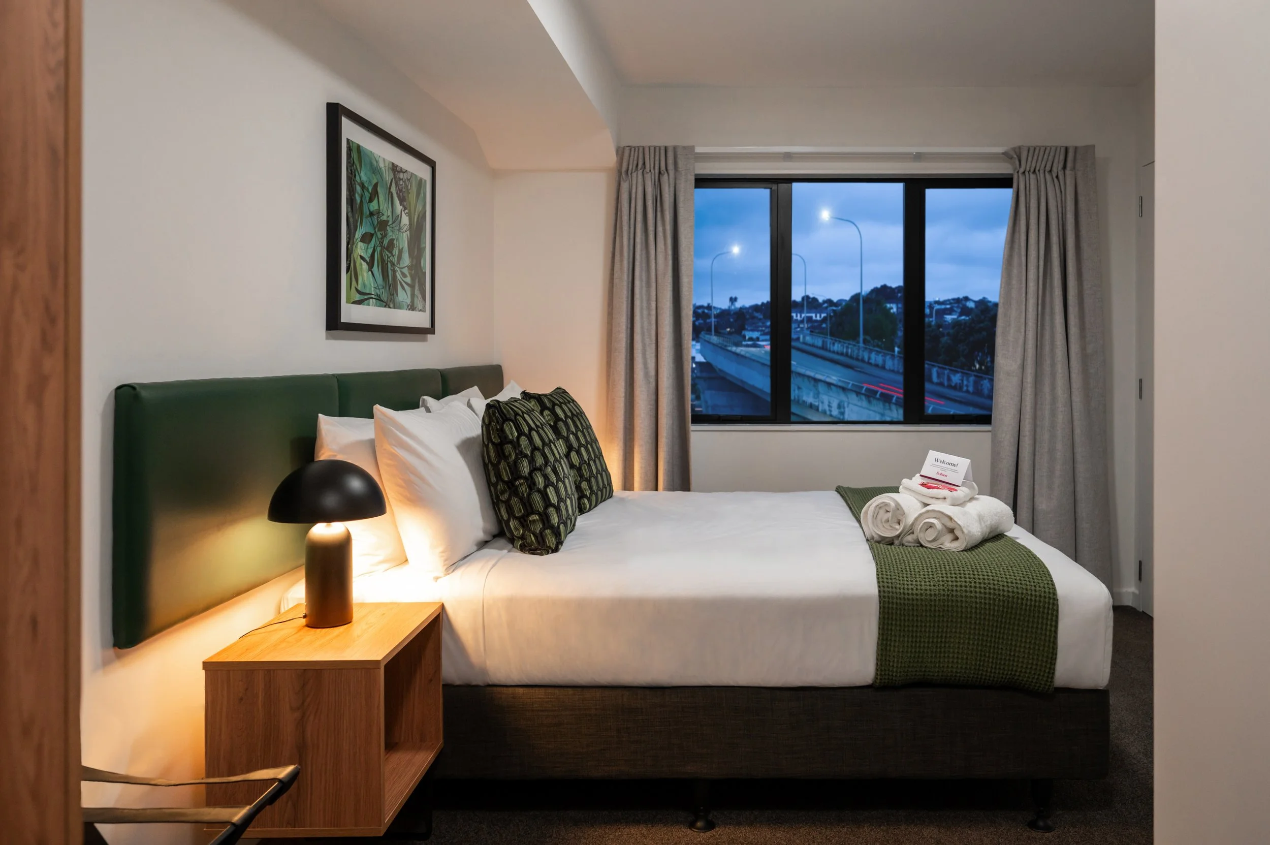 Room 214-013-3.jpg