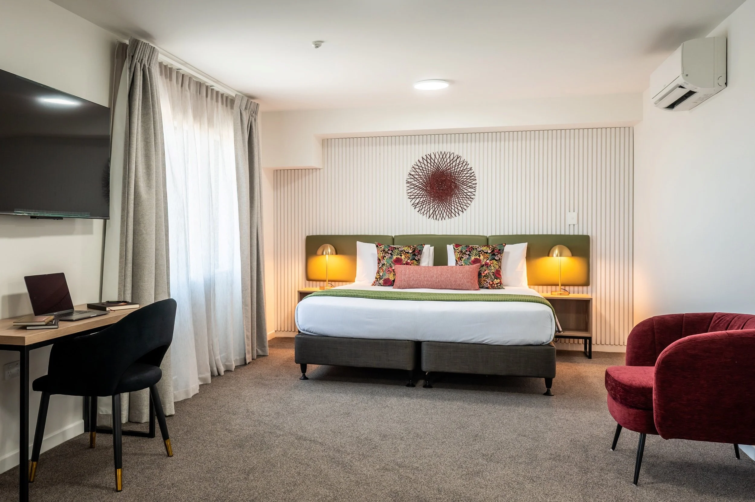 Room 501-002.jpg