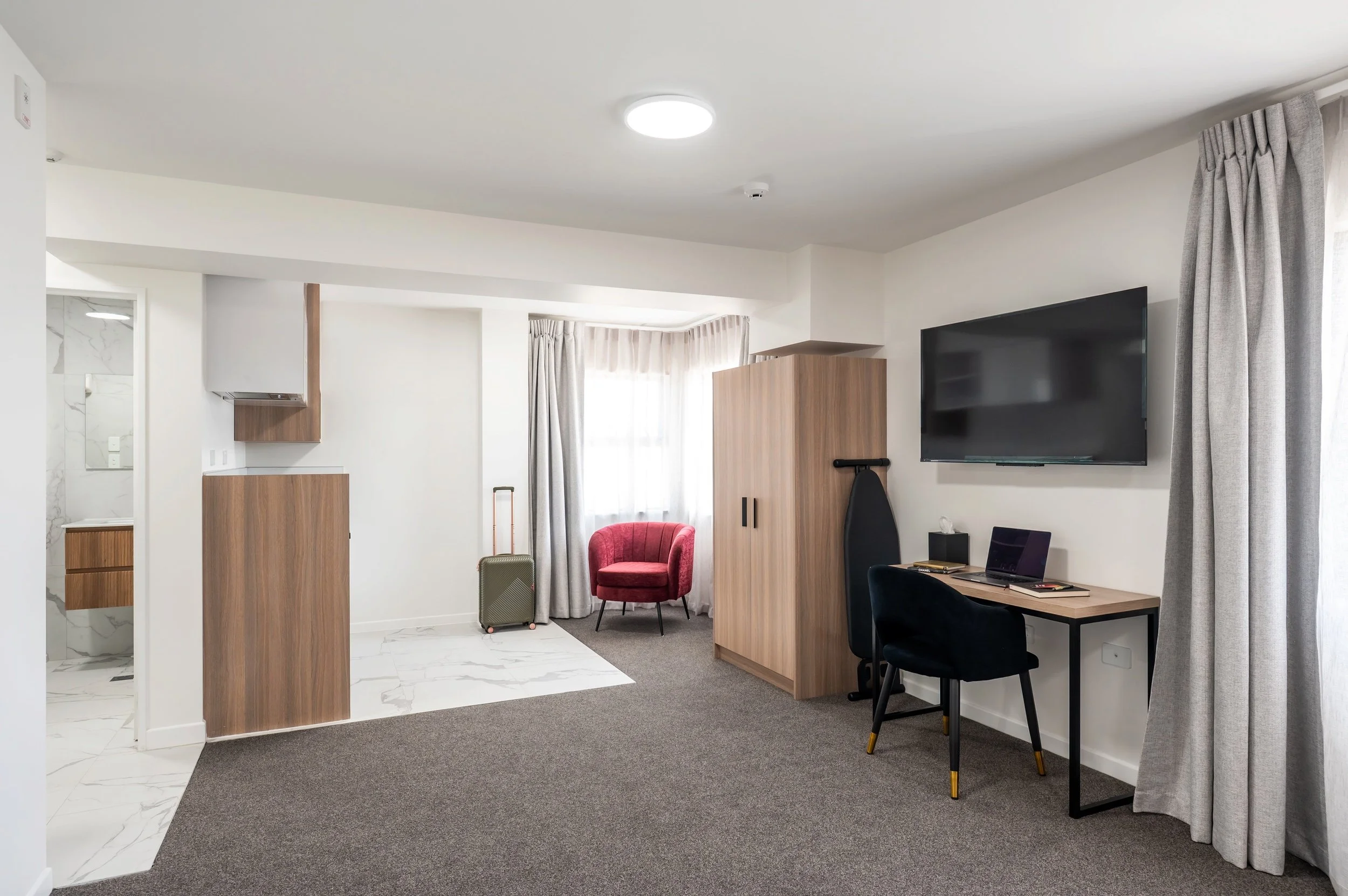 Room 501-008.jpg